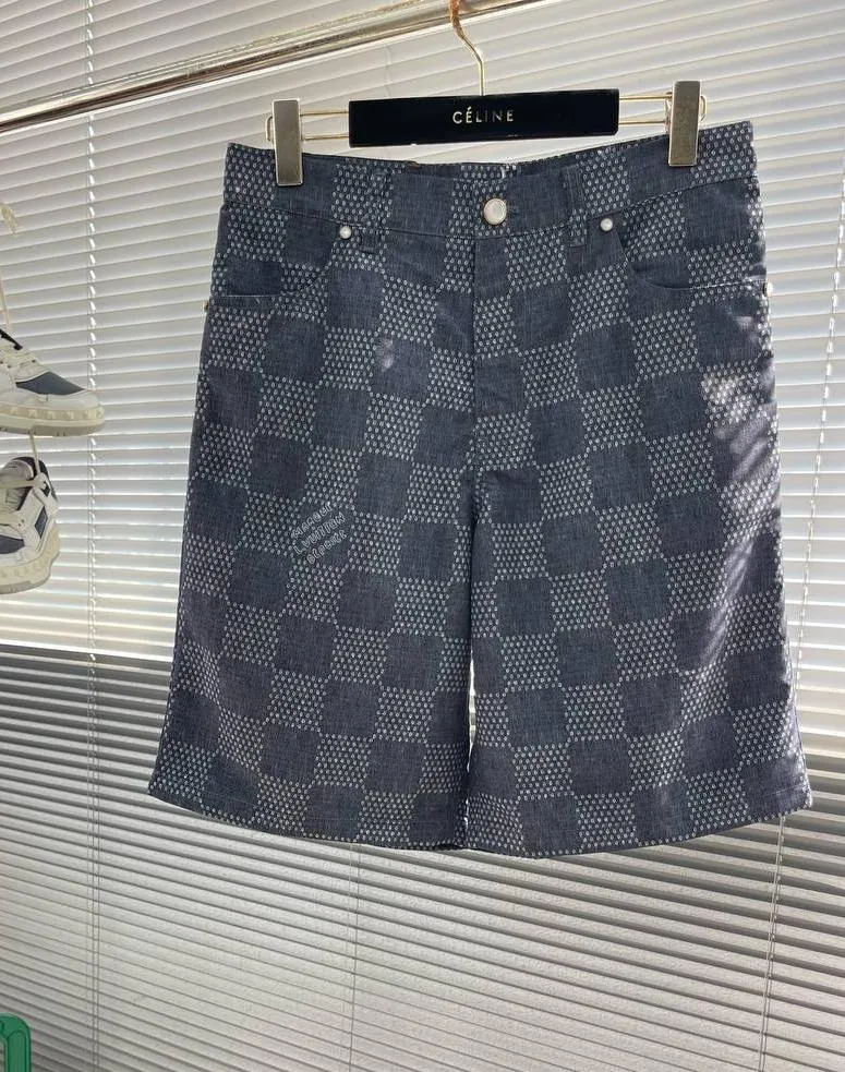 LOUIS VUITTON Мужские шорты темно-серого цвета в клеточку LOUIS VUITTON Мужские шорты темно-серого цвета в клеточку