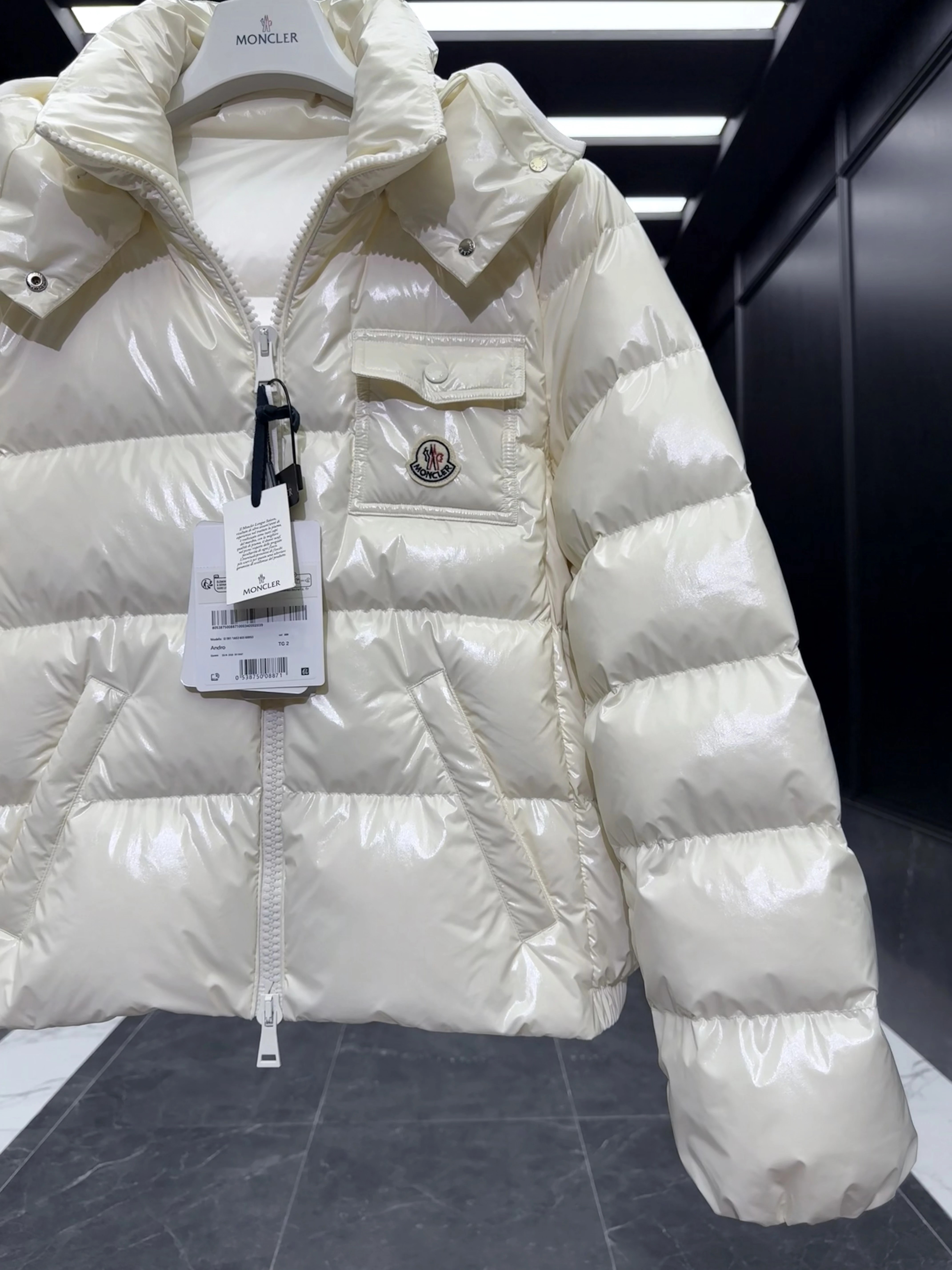 MONCLER Женский укороченый пуховик Andro
