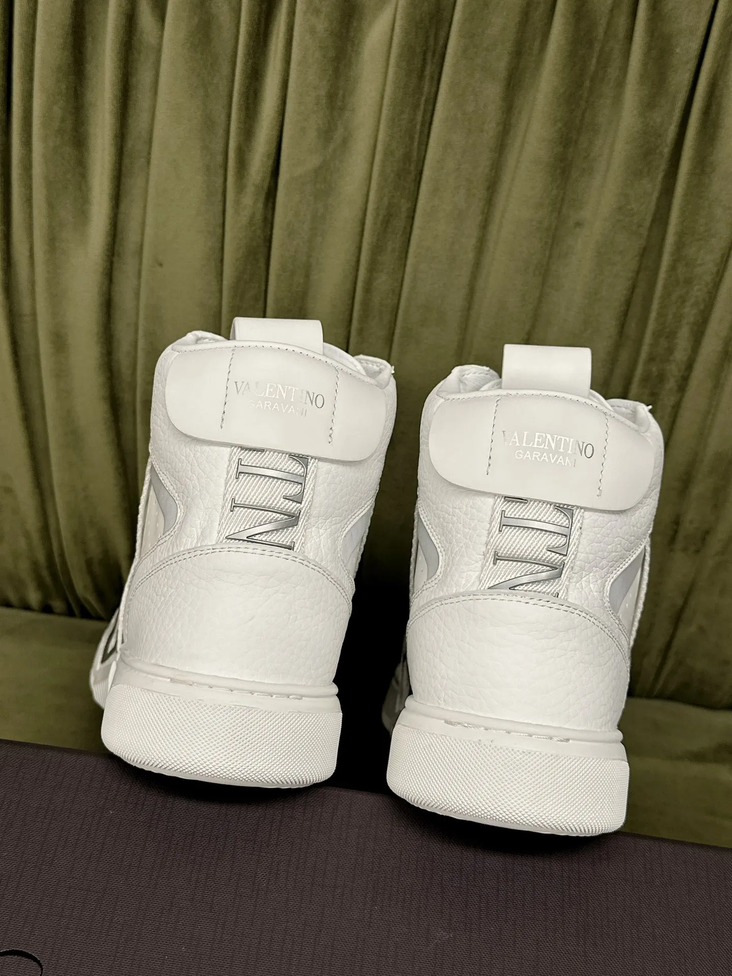 VALENTINO Мужские высокие кроссовки VL7N VALENTINO Мужские высокие кроссовки VL7N