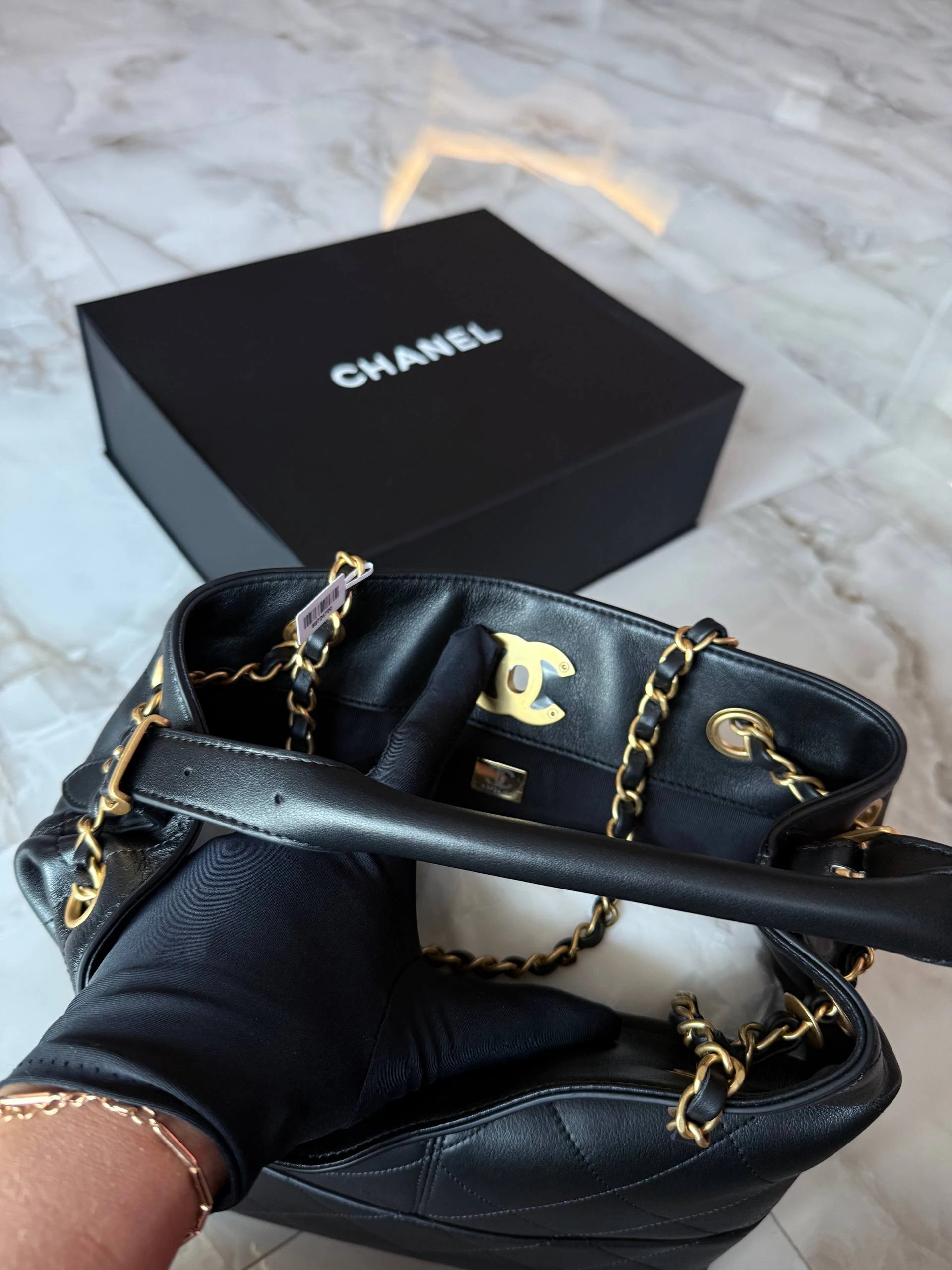 CHANEL Женская сумка Hobo 25 a CHANEL Женская сумка Hobo 25 a