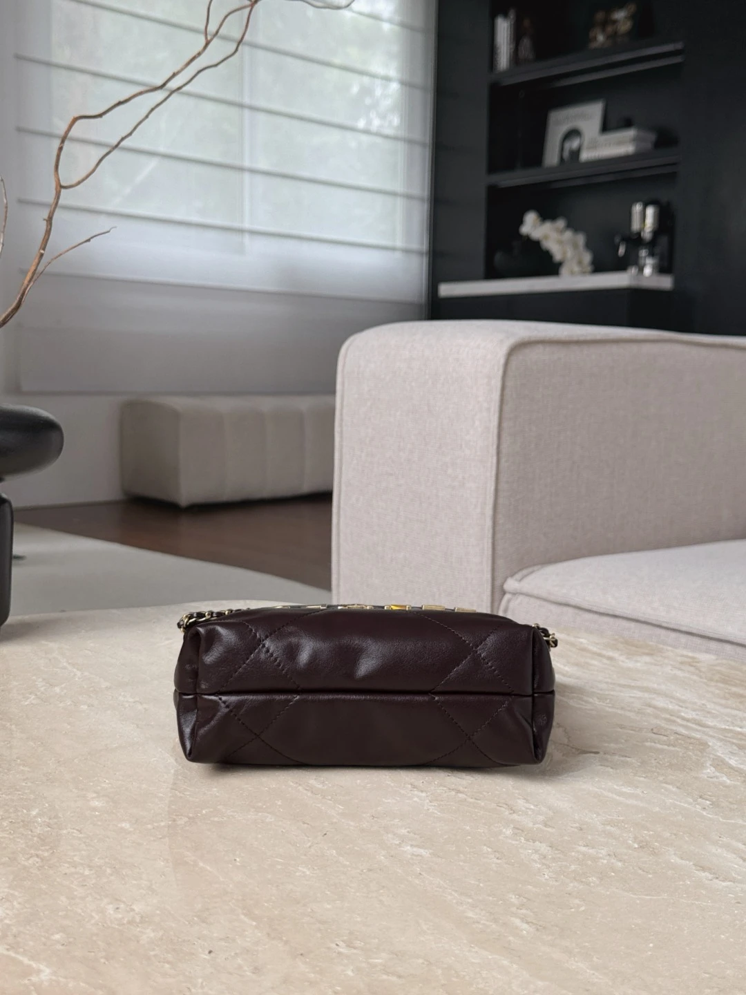 CHANEL Женская сумка 22 Mini