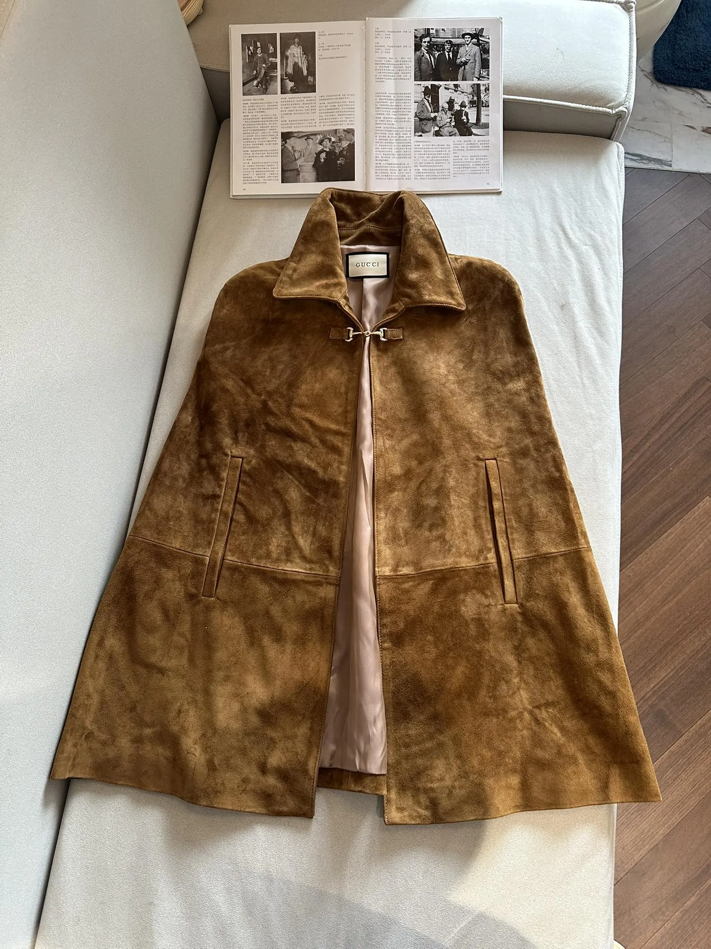 GUCCI Женский плащ из замши GUCCI Женский плащ из замши