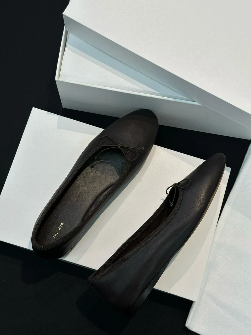 THE ROW Атласные балетки