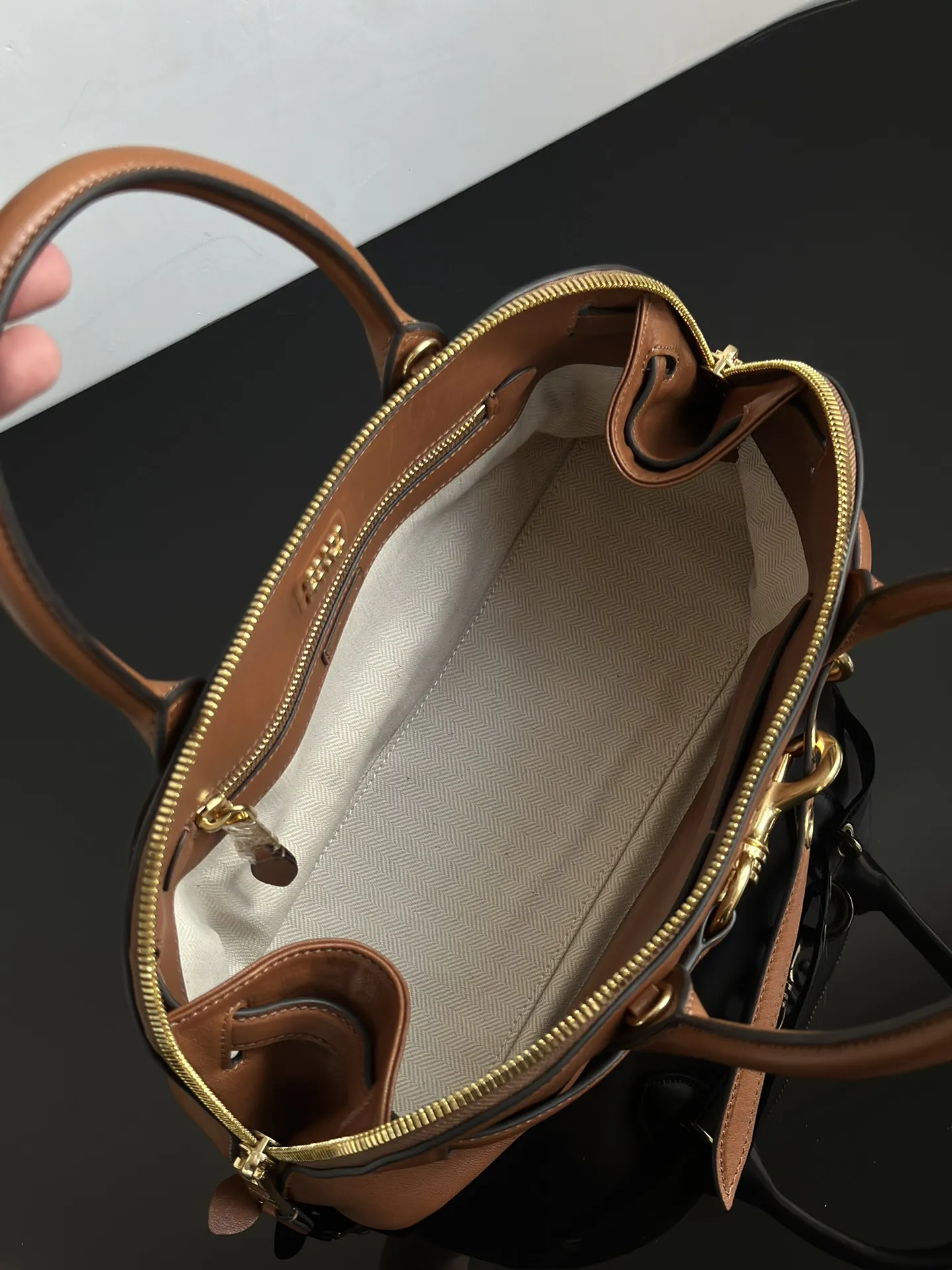 MIU MIU Женская сумка с ремешком