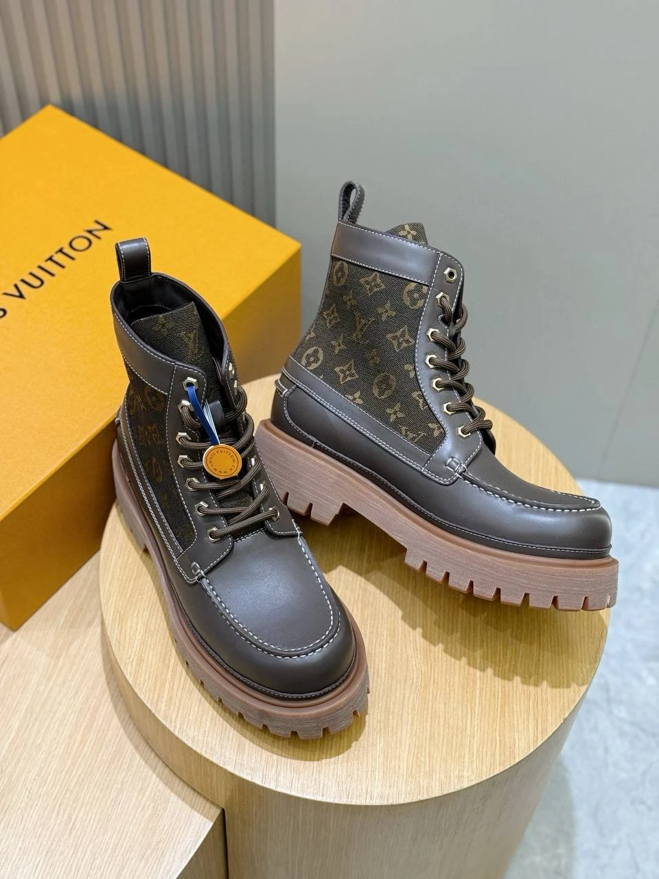 LOUIS VUITTON Мужские ботинки 