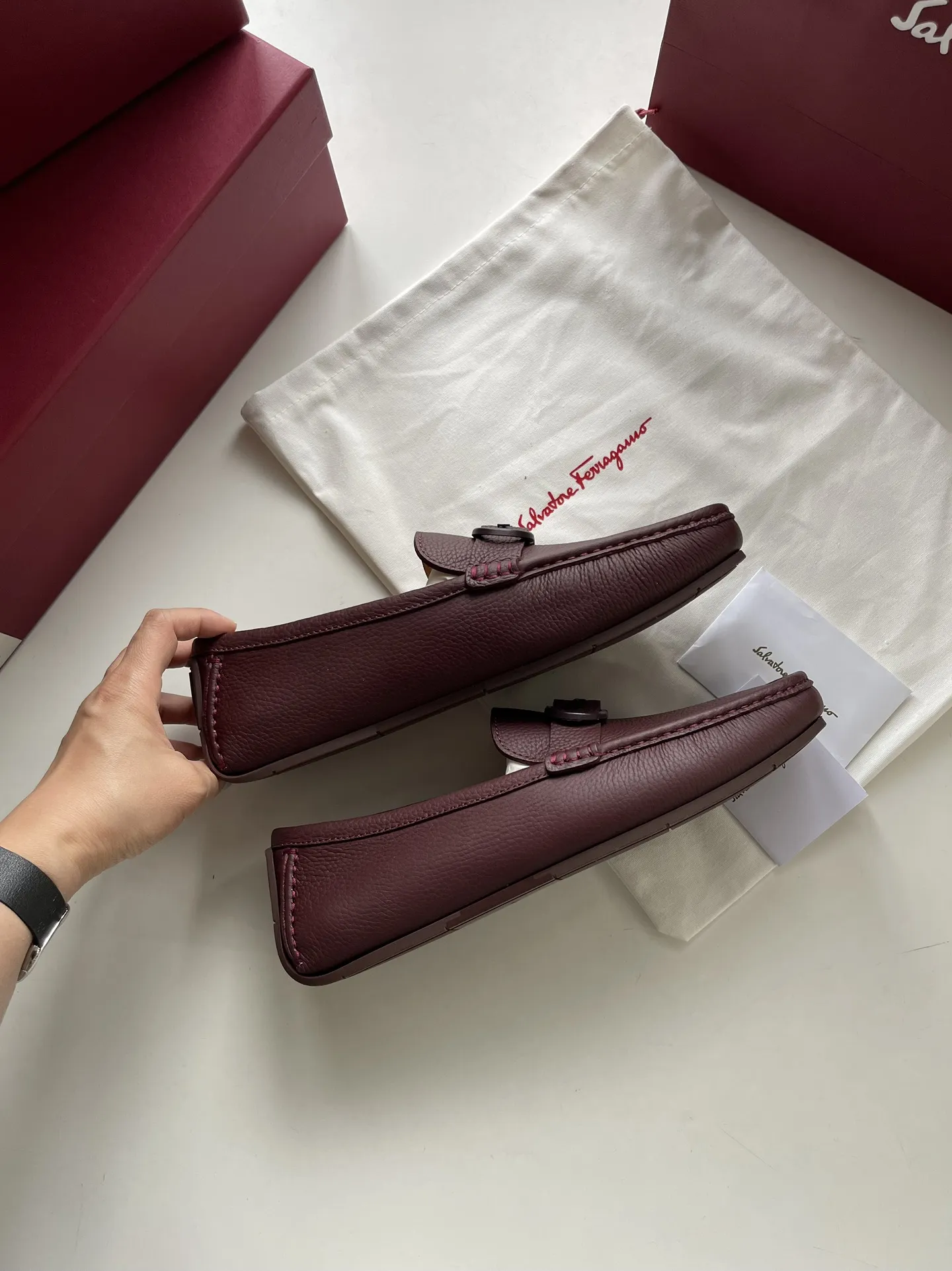 SALVATORE FERRAGAMO Мужские кожаные мокасины с пряжкой SALVATORE FERRAGAMO Мужские кожаные мокасины с пряжкой