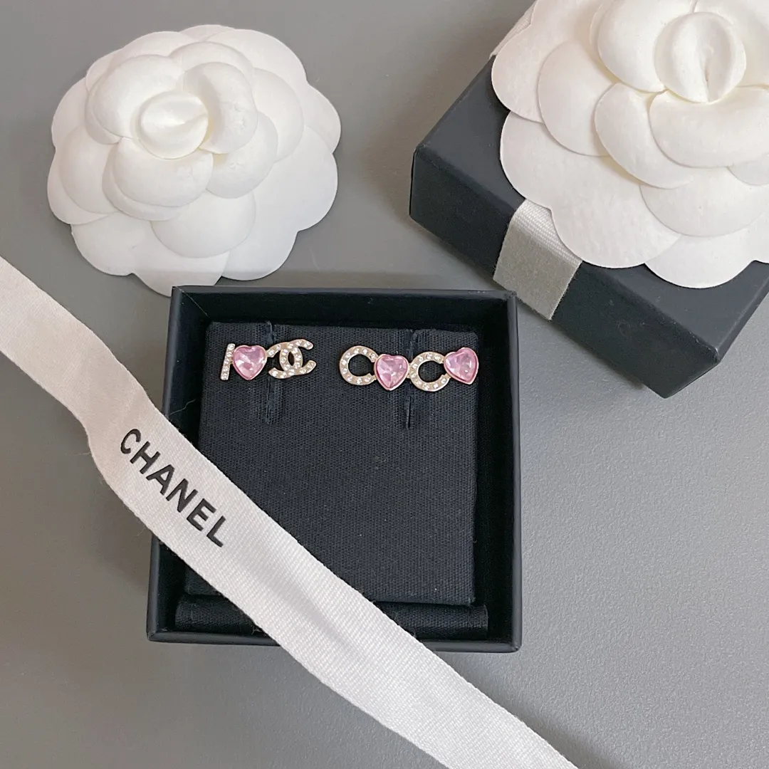 CHANEL Женские серьги с розовым камнем CHANEL Женские серьги с розовым камнем