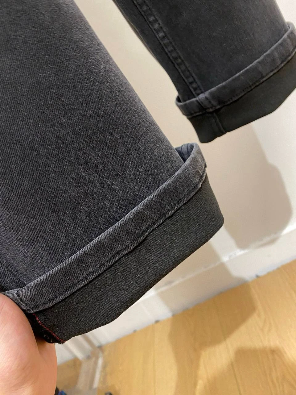 PRADA Мужские джинсы из чёрного денима с эффектом лёгкого смыва PRADA Мужские джинсы из чёрного денима с эффектом лёгкого смыва