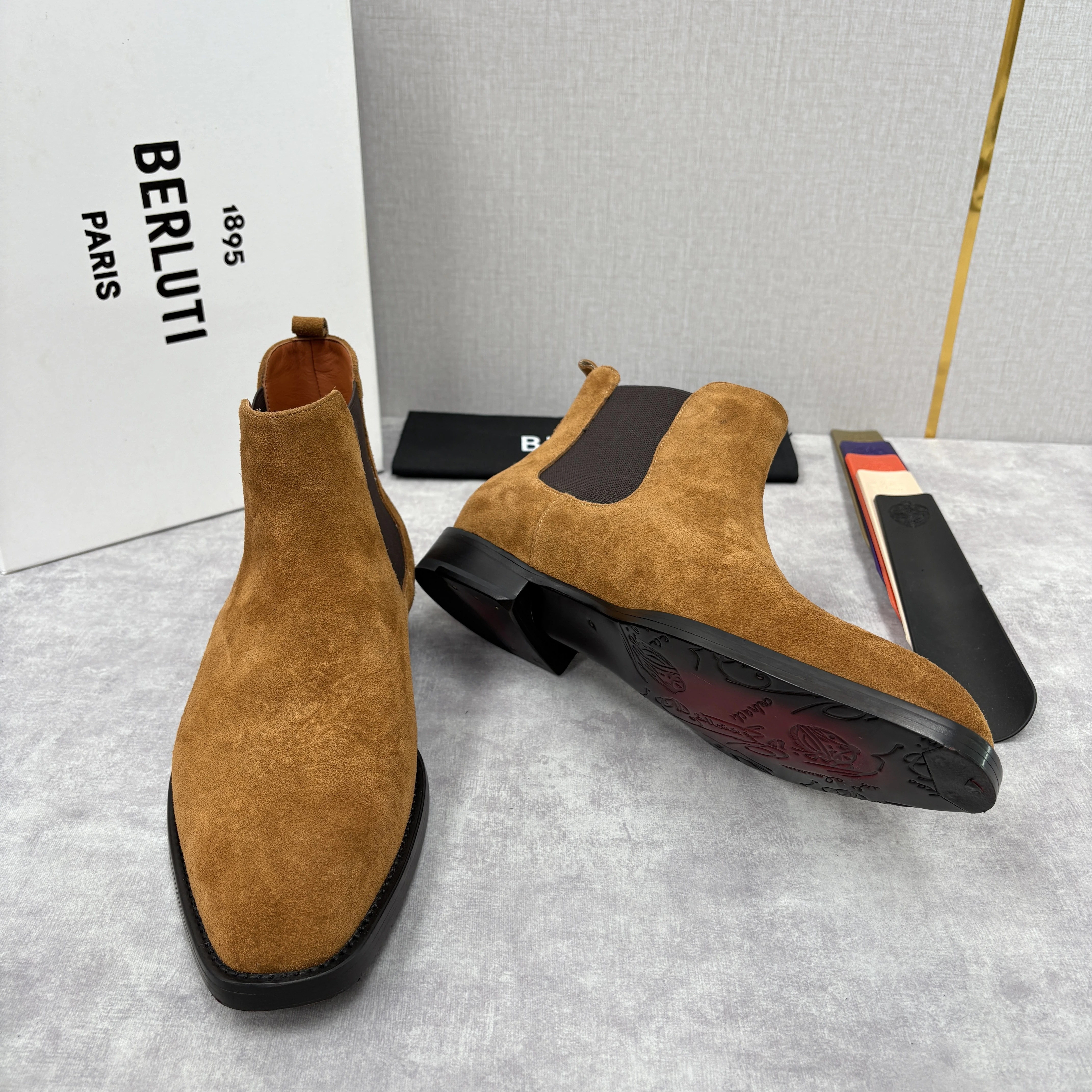 BERLUTI Мужские кроссовки челси из замши