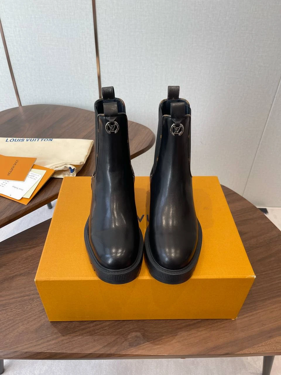 LOUIS VUITTON Женские ботинки LOUIS VUITTON Женские ботинки