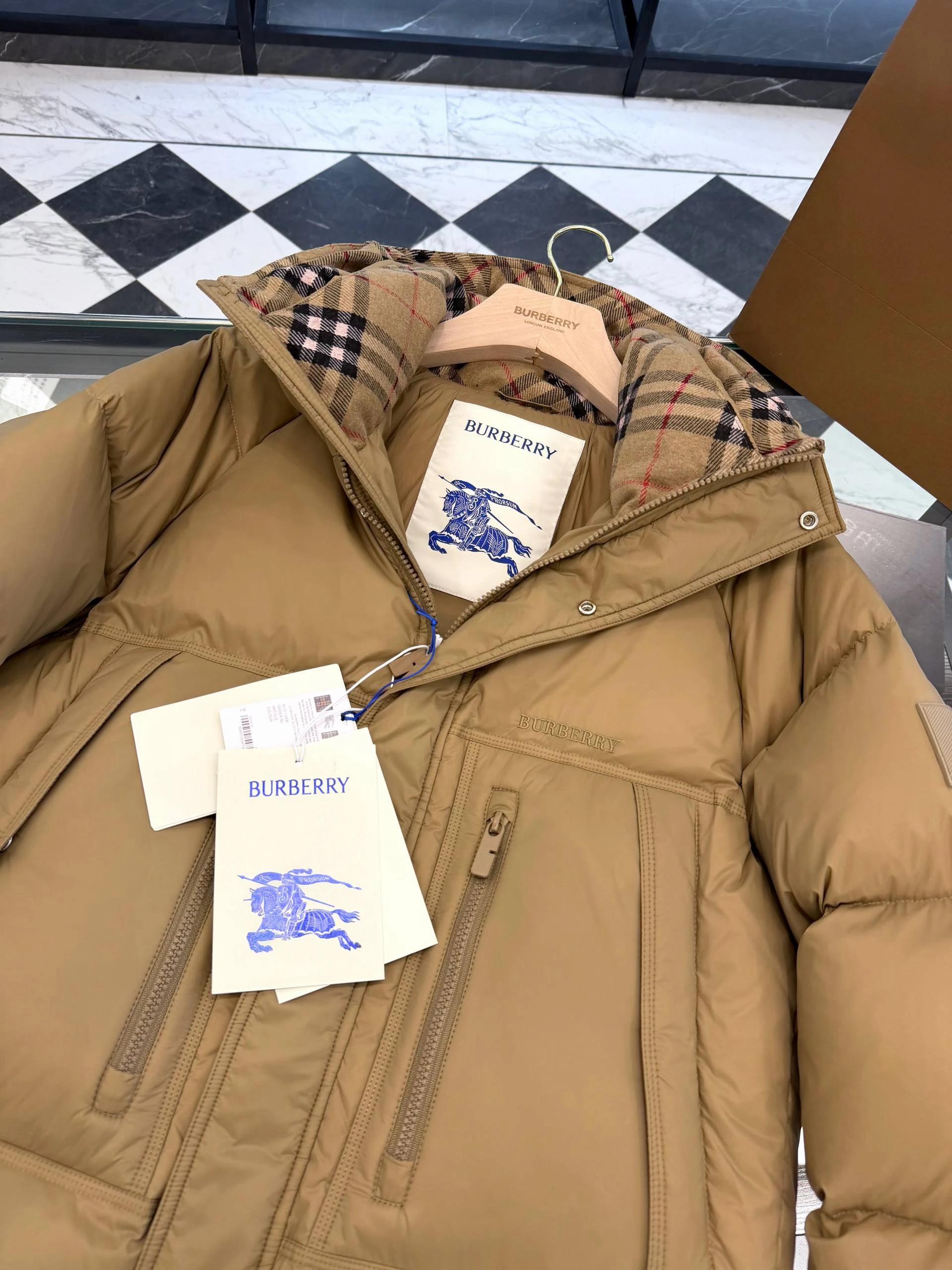 BURBERRY Мужской пуховик с пуховым наполнителем 