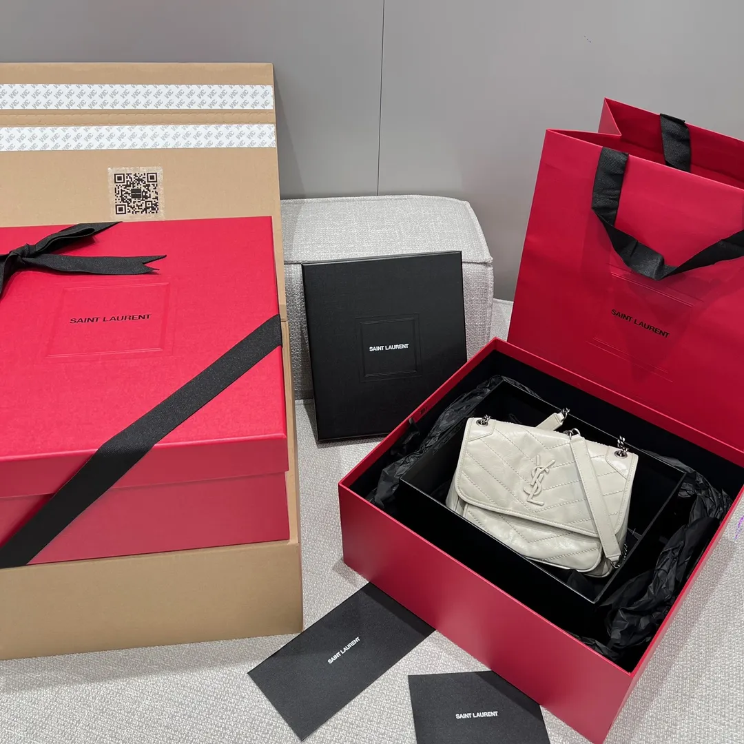 SAINT LAURENT Женская Сумка Niki Small из вощеной кожи