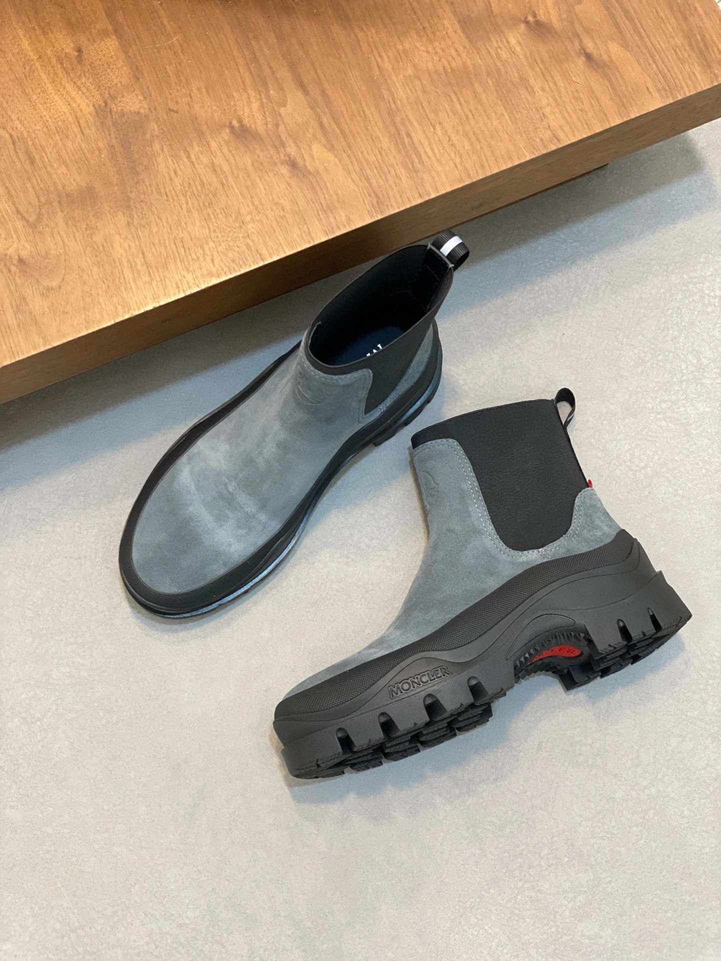 MONCLER Мужские ботинки из коровьей кожи классический силует челси