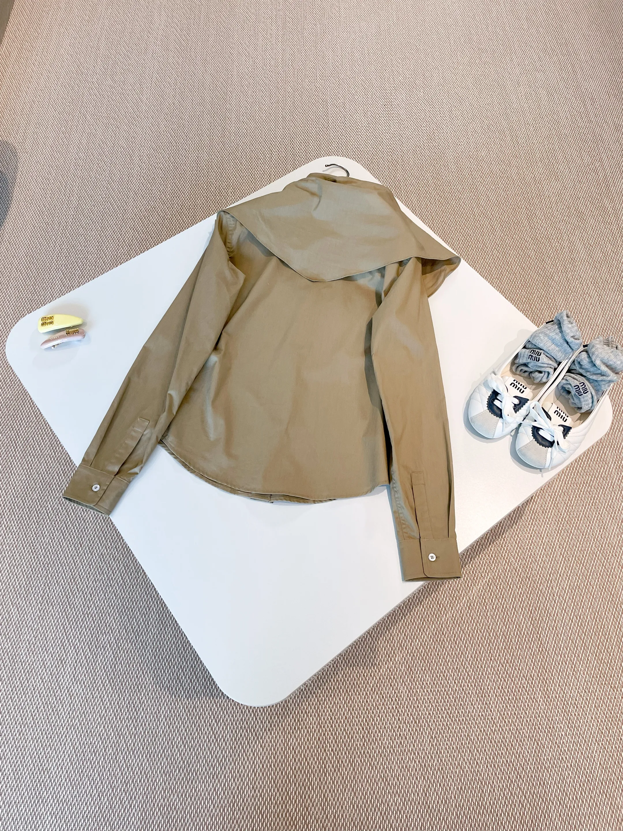 MIU MIU Женская рубашка с накидкой MIU MIU Женская рубашка с накидкой