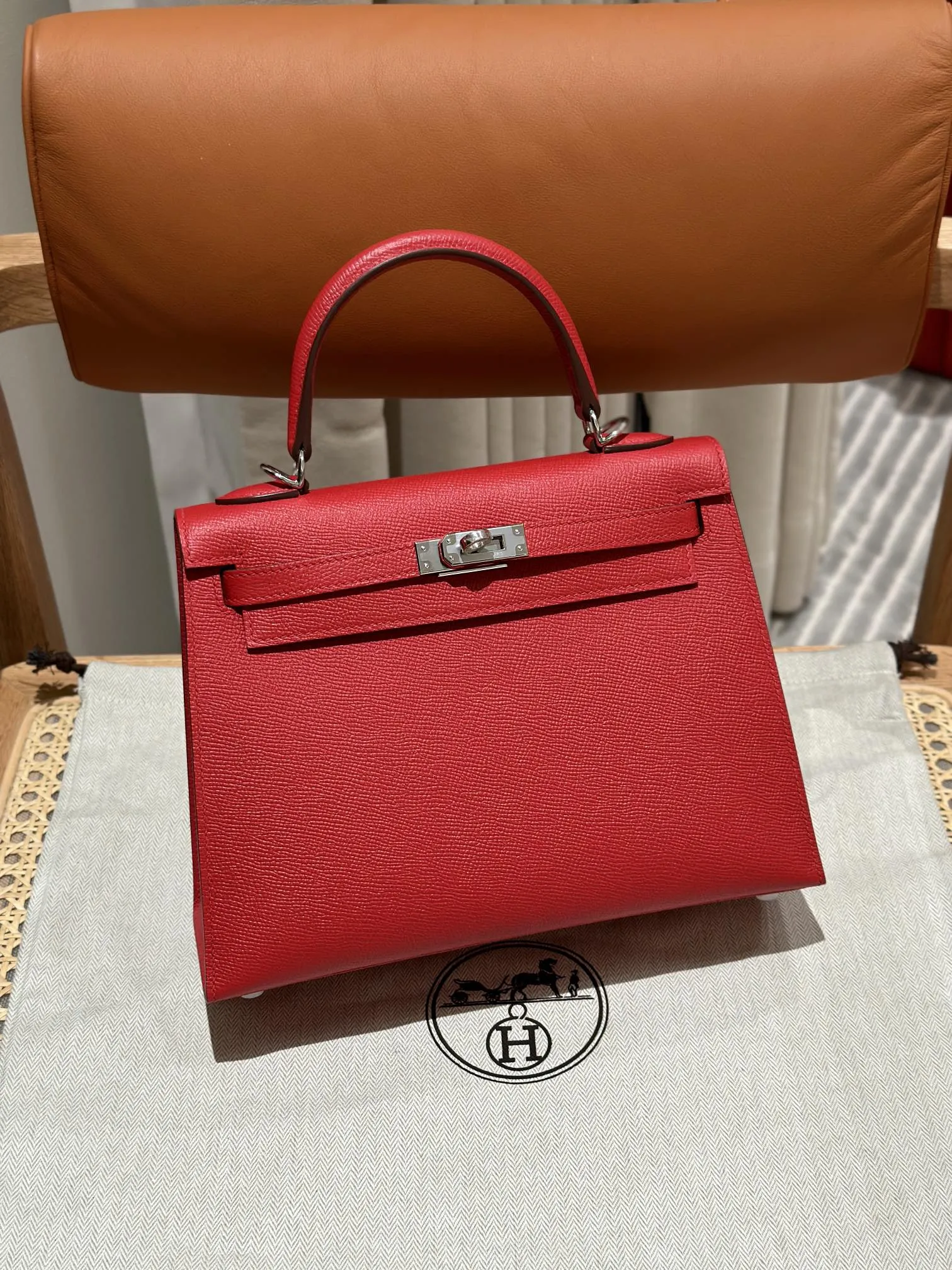 HERMES Женская сумка Kelly 25 см S3/Rouge coeur Epsom HERMES Женская сумка Kelly 25 см S3/Rouge coeur Epsom