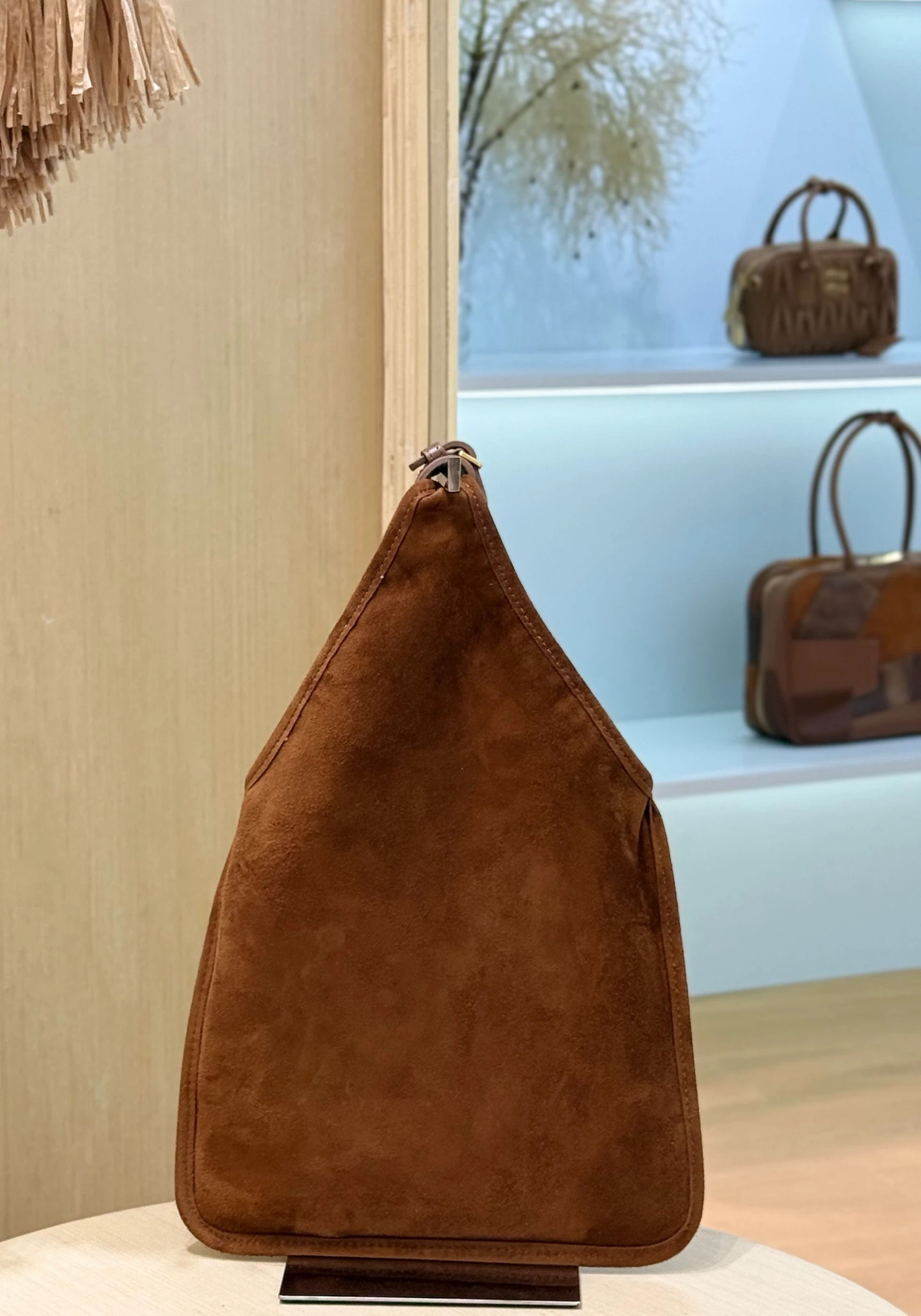 MIU MIU Замшевая сумка с брелками