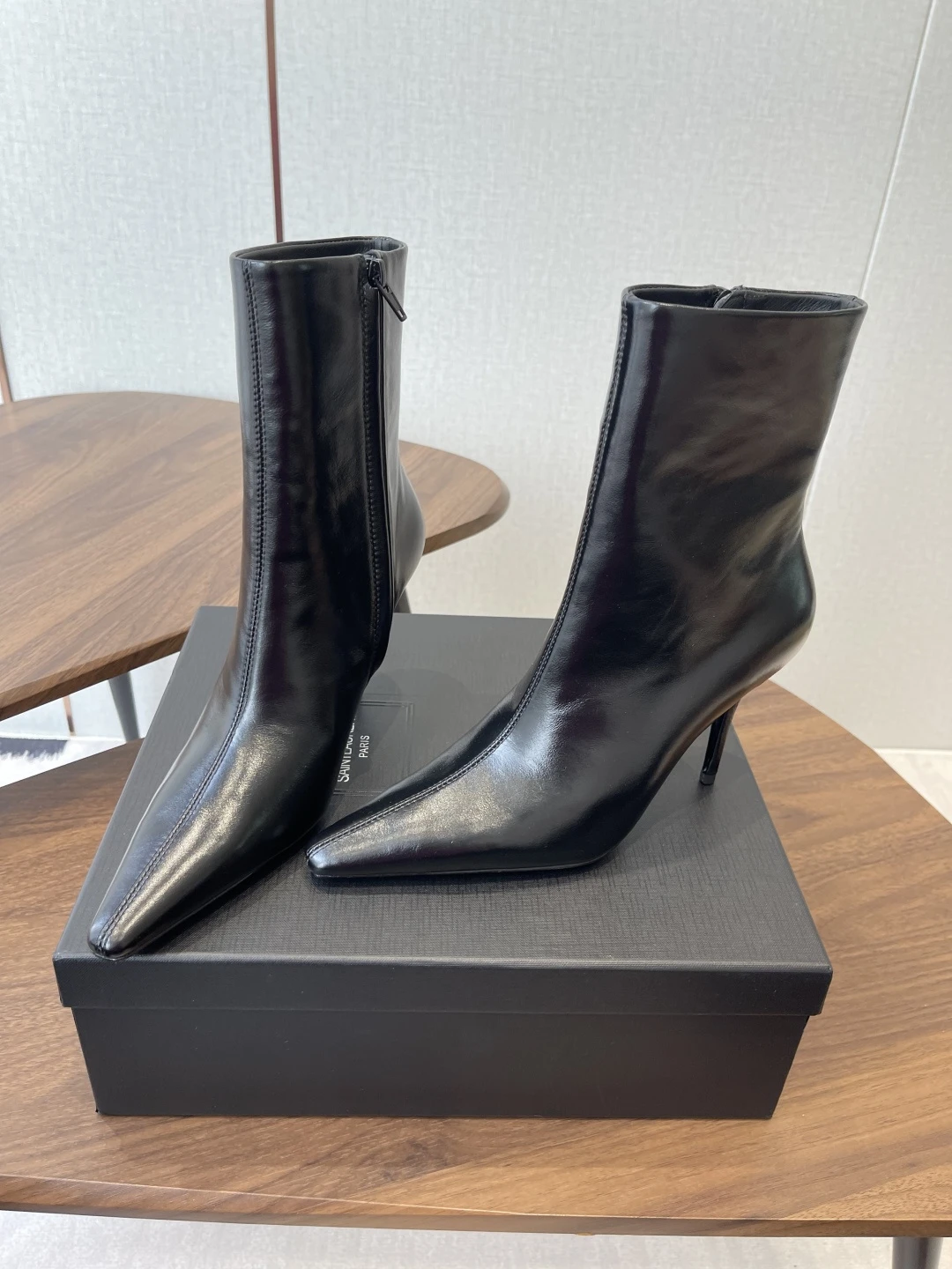 SAINT LAURENT Женские ботинки 