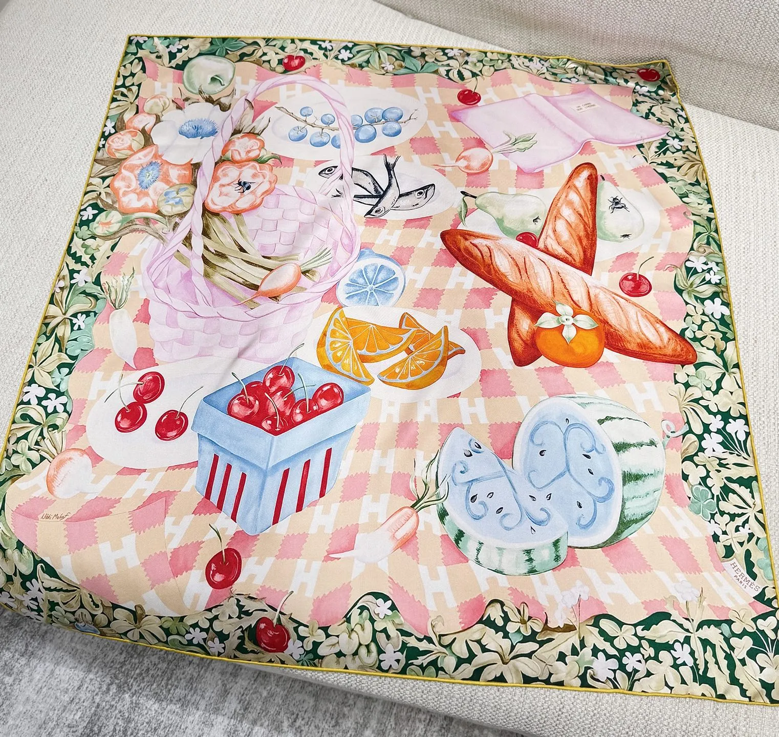 HERMES Платок из шёлка 90x90 см