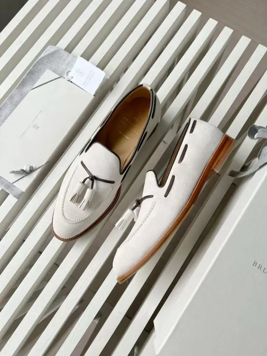  BRUNELLO CUCINELLI Мужские кожанные мокасины с кисточками