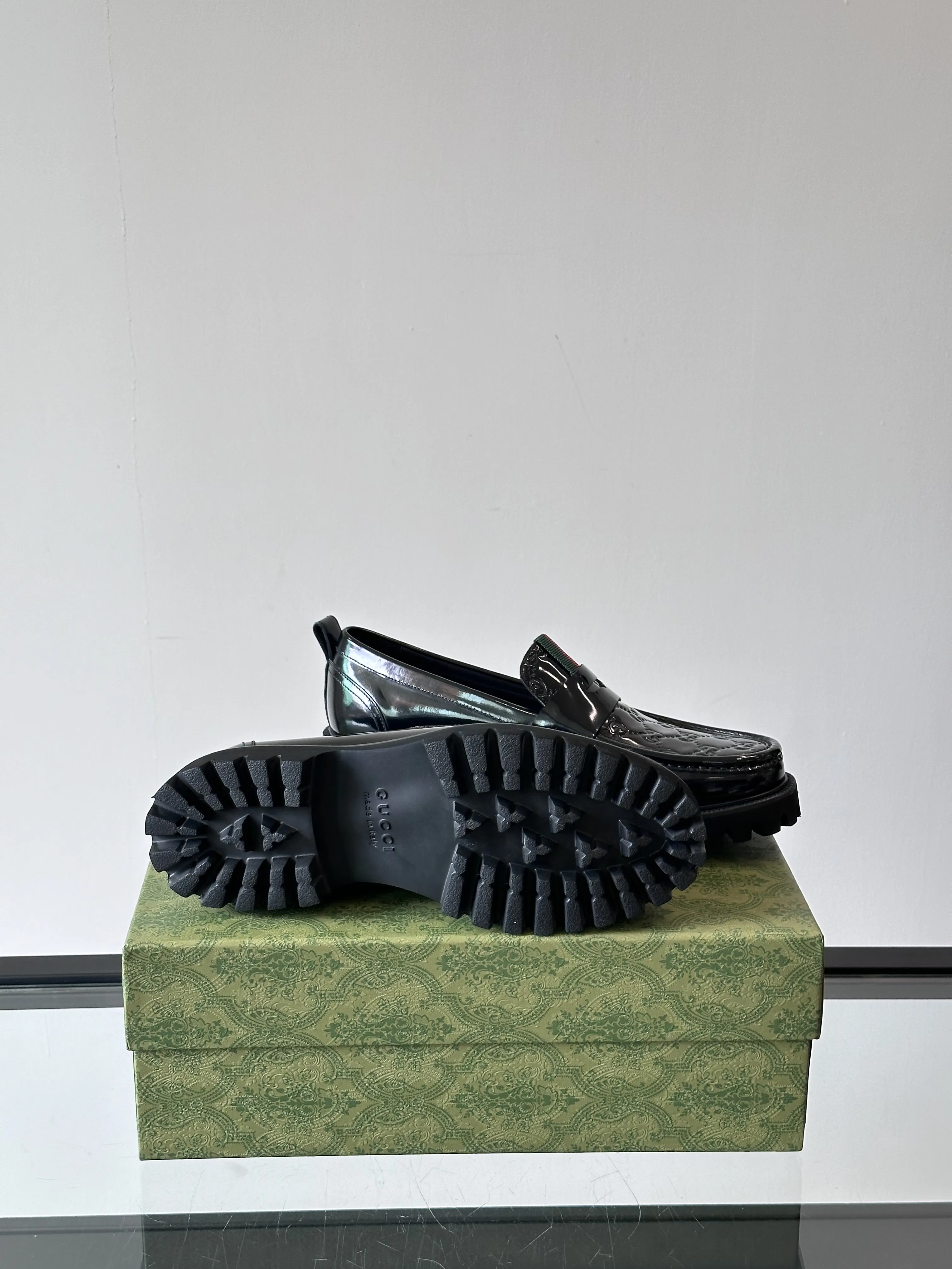 GUCCI Мужские лоферы из коровьей кожи