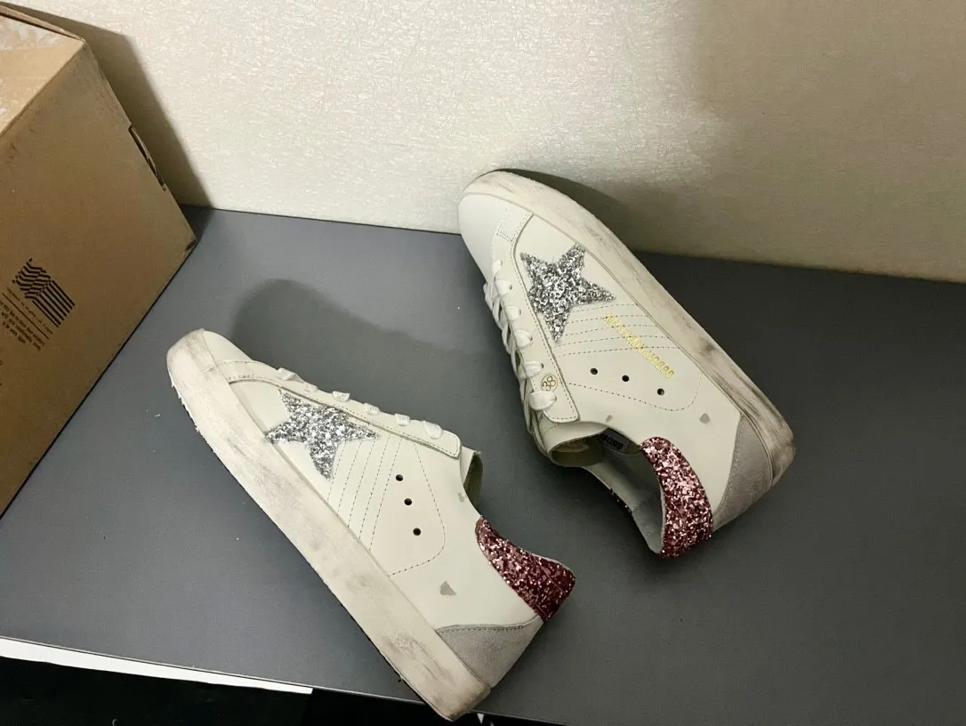 GOLDEN GOOSE Кроссовки Superstar розовые из кожи GOLDEN GOOSE Кроссовки Superstar розовые из кожи