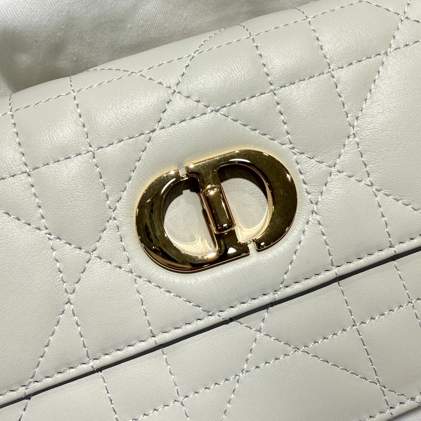 CHRISTIAN DIOR Женская сумка Miss caro 