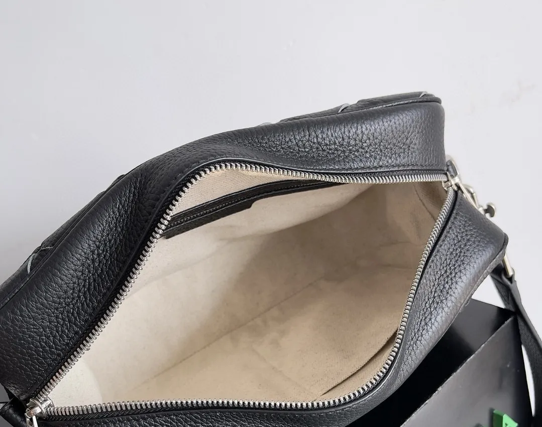 BOTTEGA VENETA Мужская сумка Intrecciato 