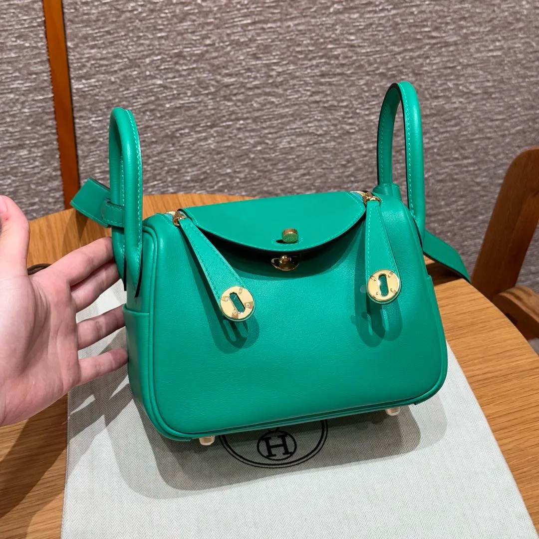 HERMES Женская сумка Lindy 19 см 6W Swift