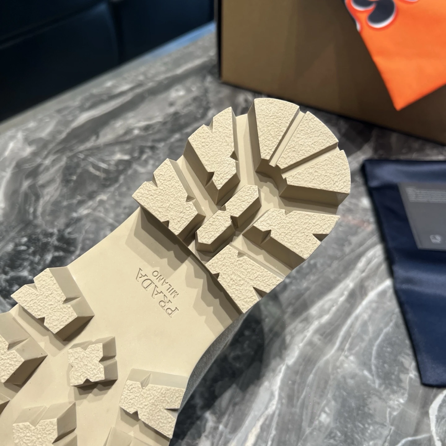 PRADA Женские туфли мэри-джейн