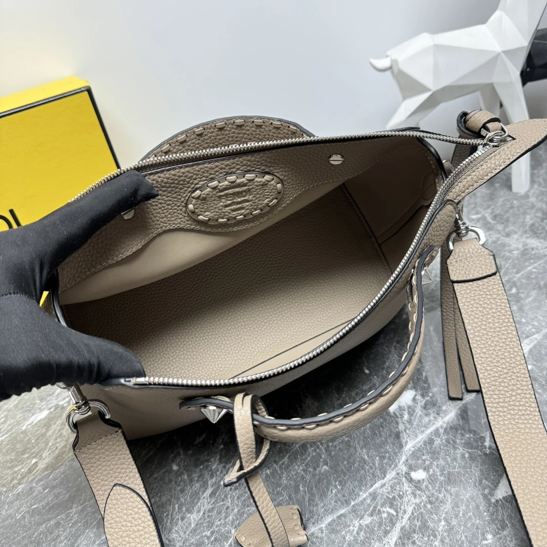 FENDI Женская сумка By The Way Selleria