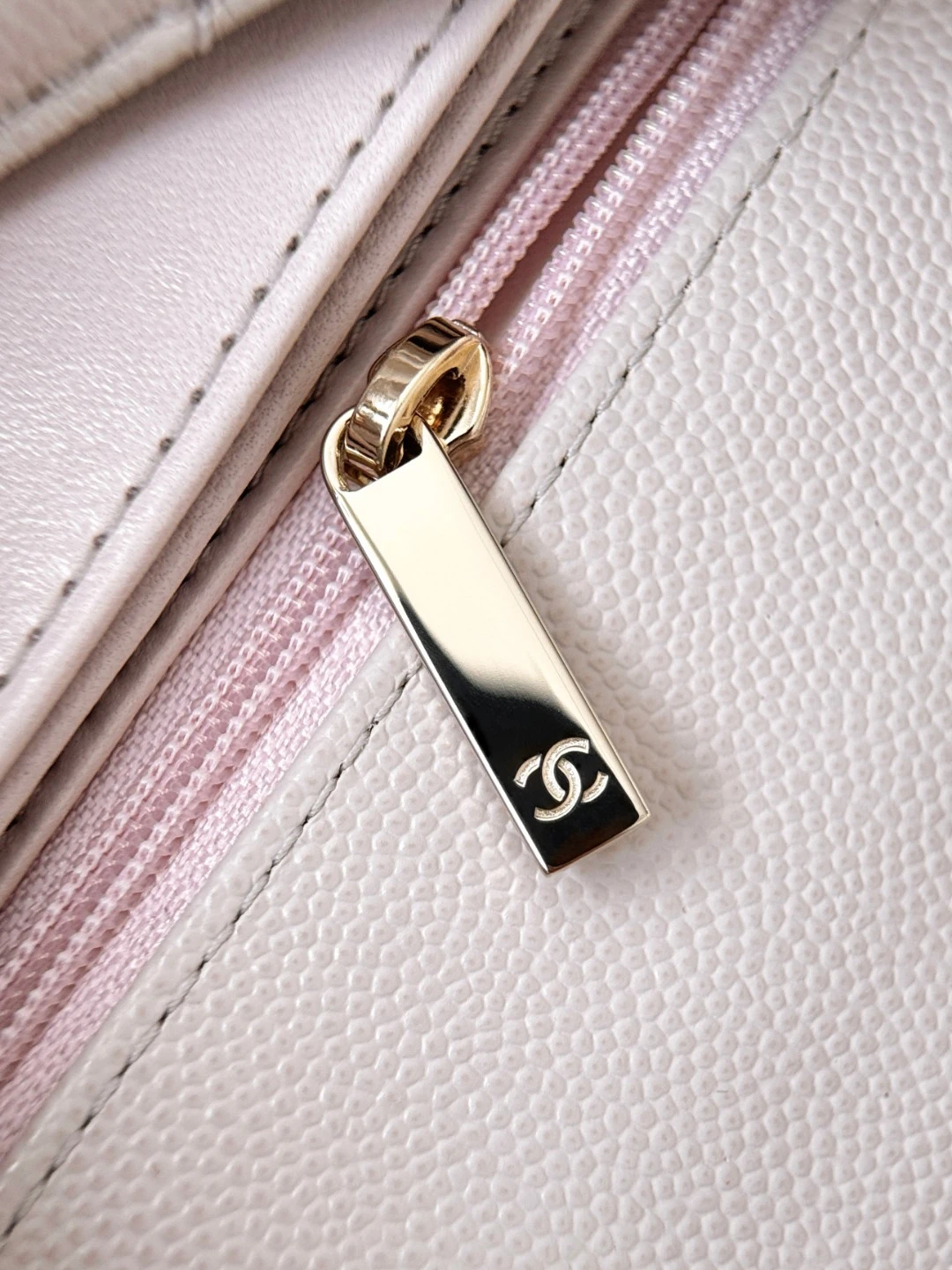 CHANEL Женская сумка Coco Handle с витой ручкой