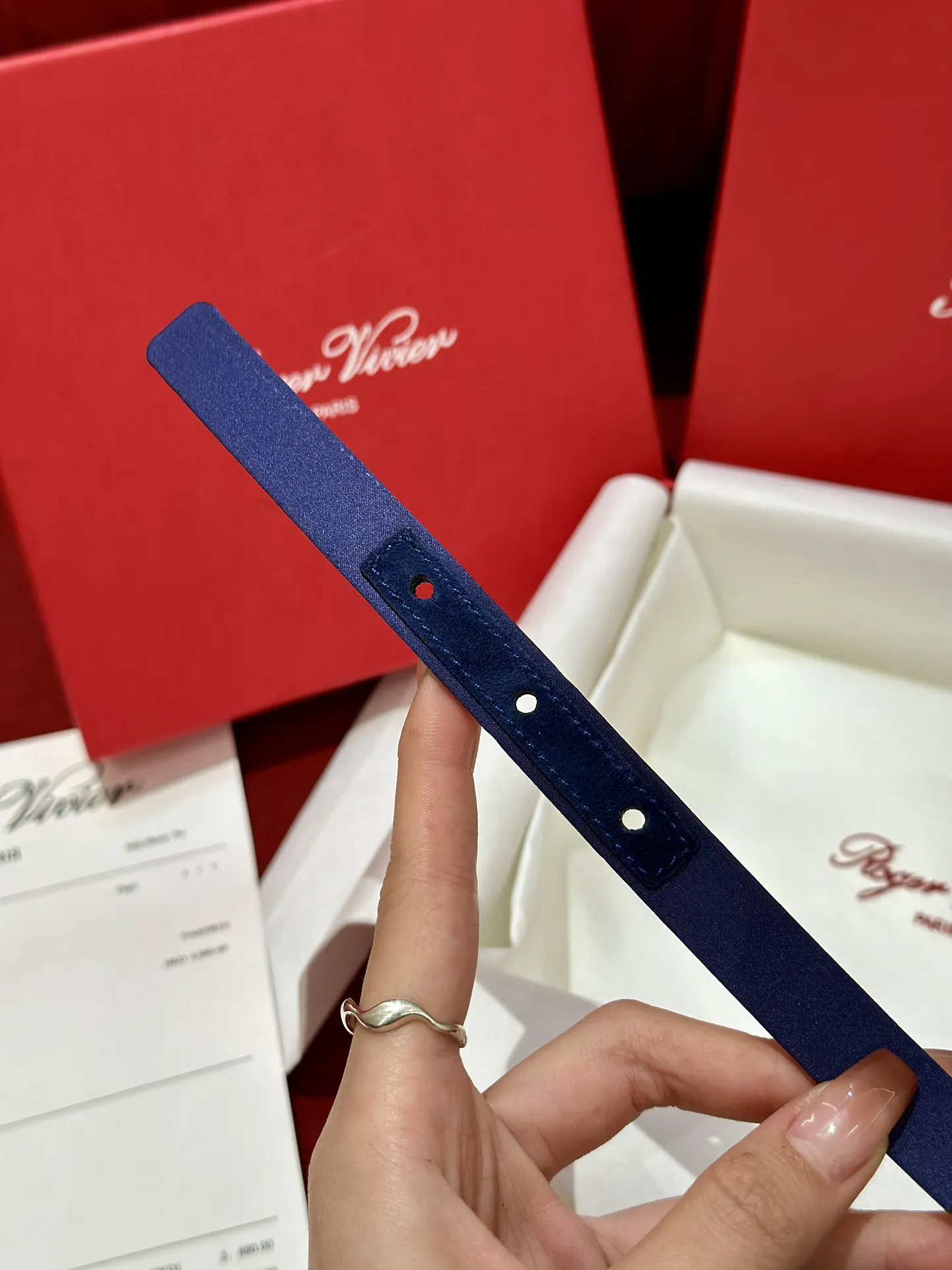 ROGER VIVIER Женский ремень с пряжкой Flower Strass 