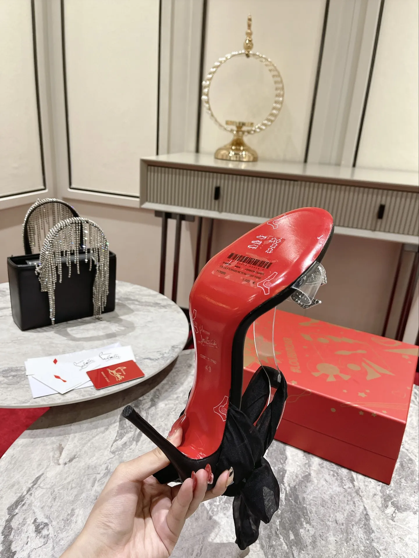 CHRISTIAN LOUBOUTIN Женские босоножки