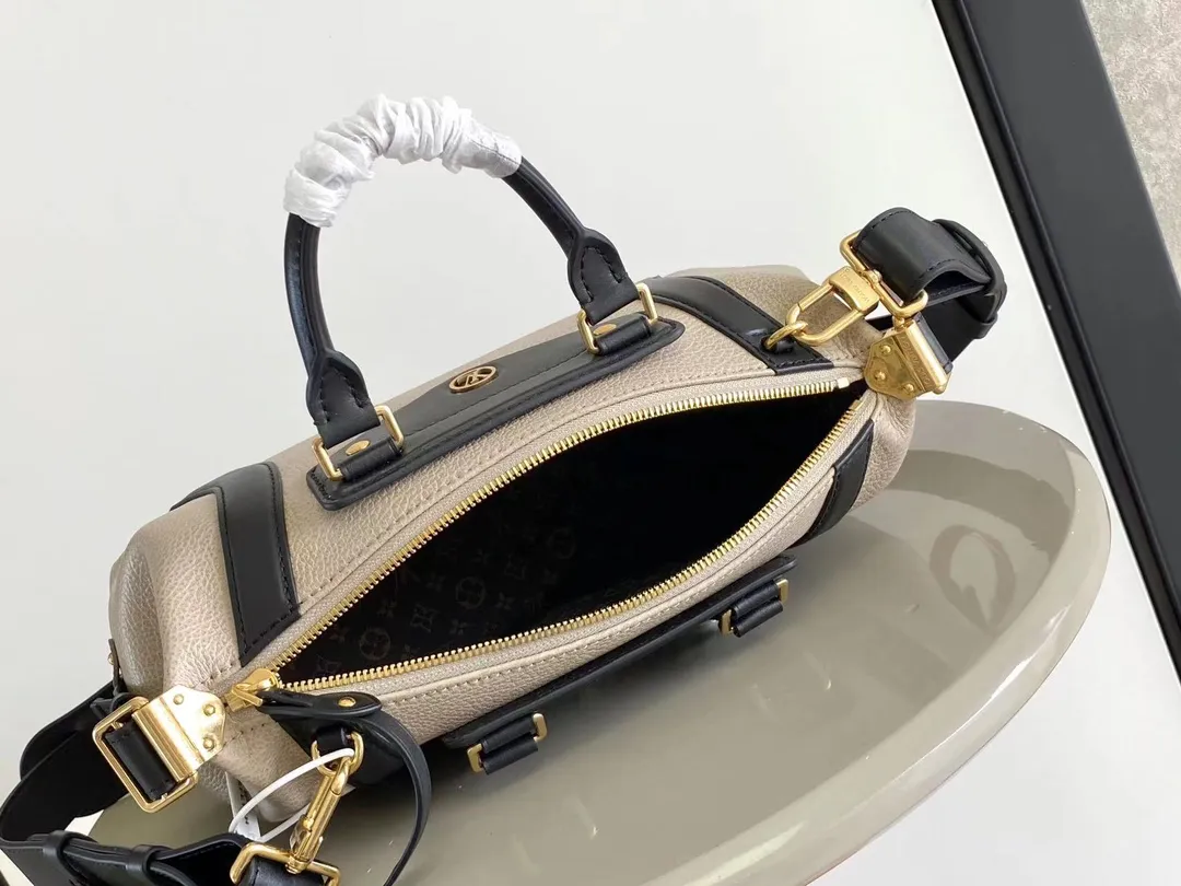 LOUIS VUITTON Женская сумка Nano LV Biker M25566 LOUIS VUITTON Женская сумка Nano LV Biker M25566