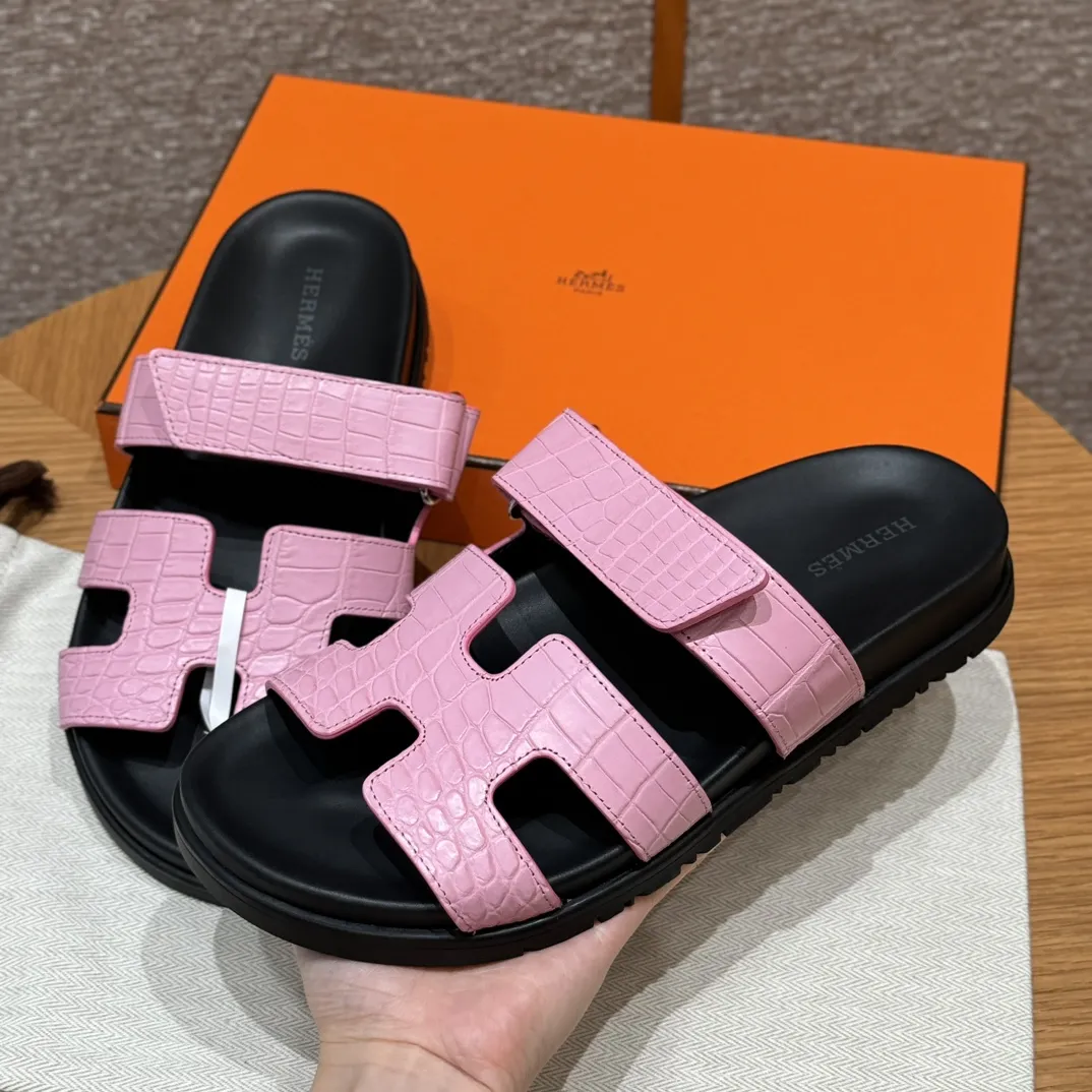 HERMES Женские сандалии Chypre из аллигатора
