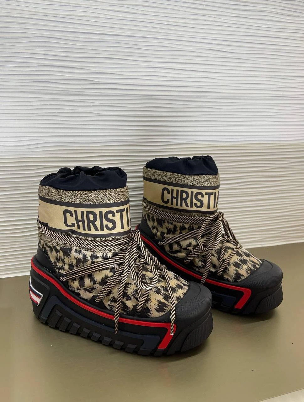 CHRISTIAN DIOR Женские ботинки луноходы CHRISTIAN DIOR Женские ботинки луноходы