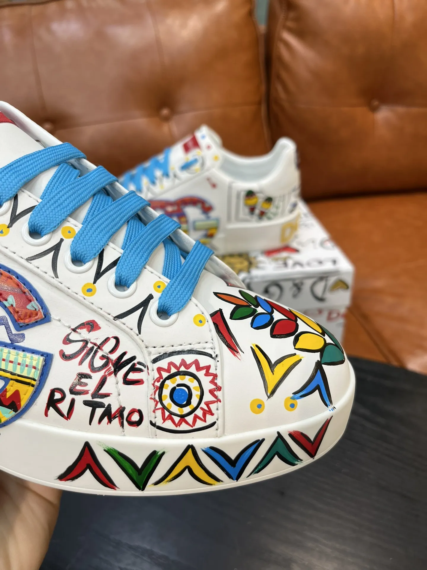 DOLCE & GABBANA Мужские кроссовки с граффити 