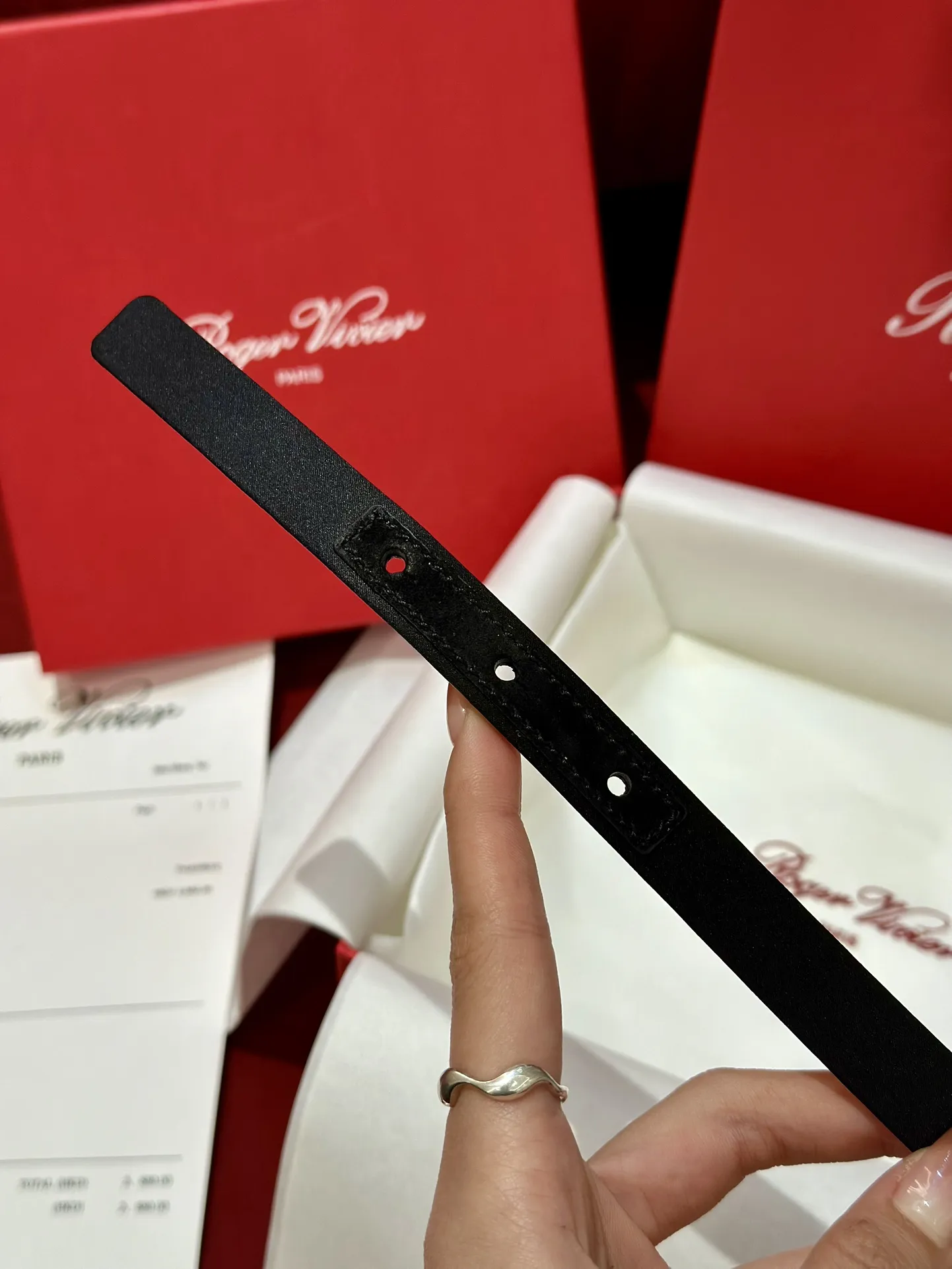 ROGER VIVIER Женский ремень с пряжкой Flower Strass 