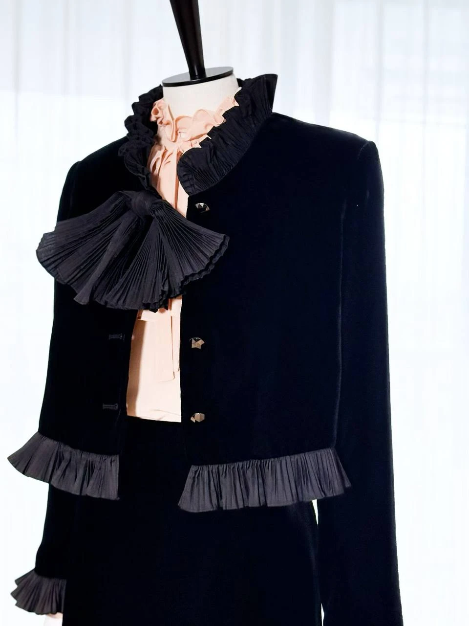 VALENTINO Женский жакет  VALENTINO Женский жакет