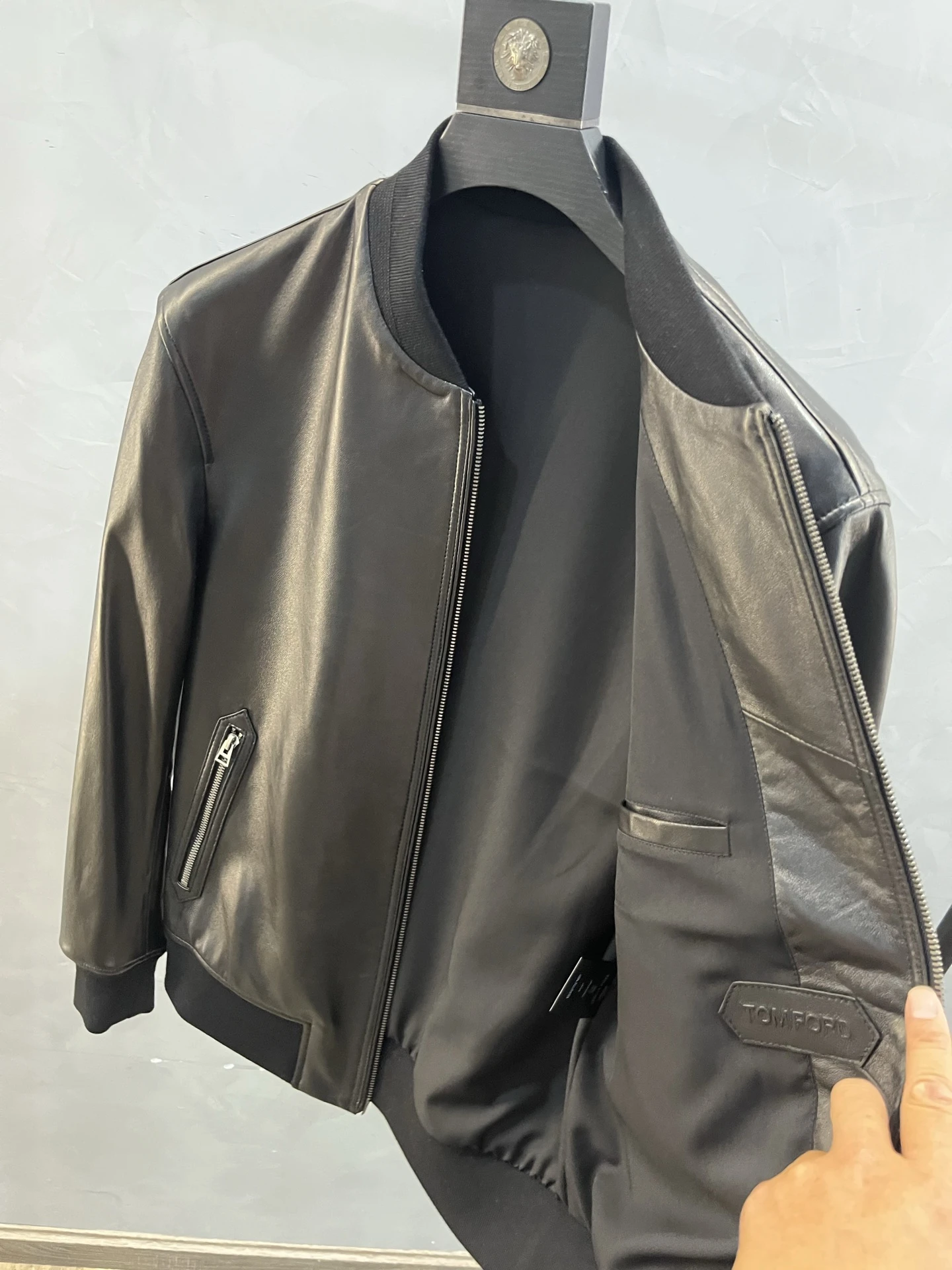 TOM FORD Мужской кожаный бомбер