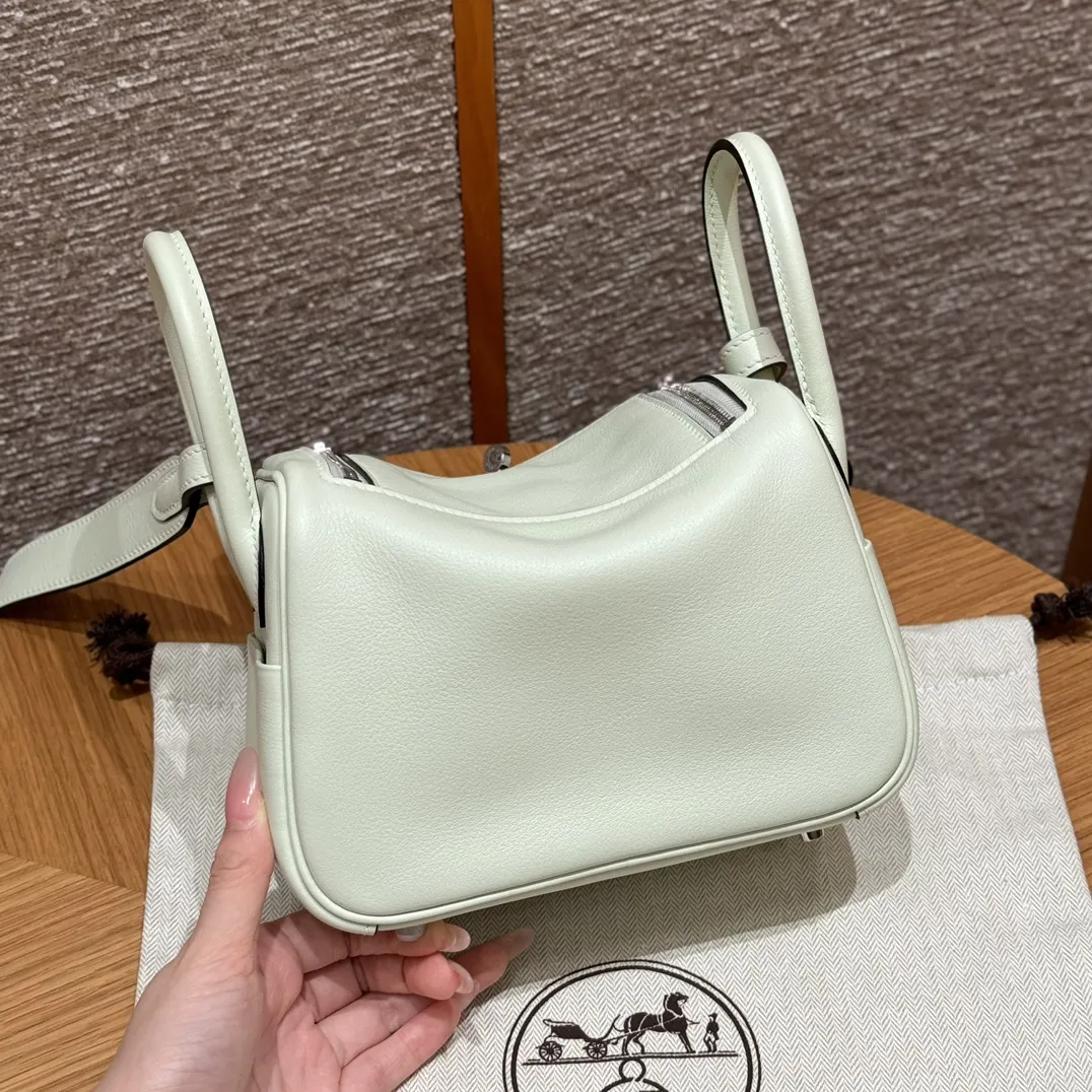 HERMES Женская сумка Lindy 19 см OZ Swift HERMES Женская сумка Lindy 19 см OZ Swift