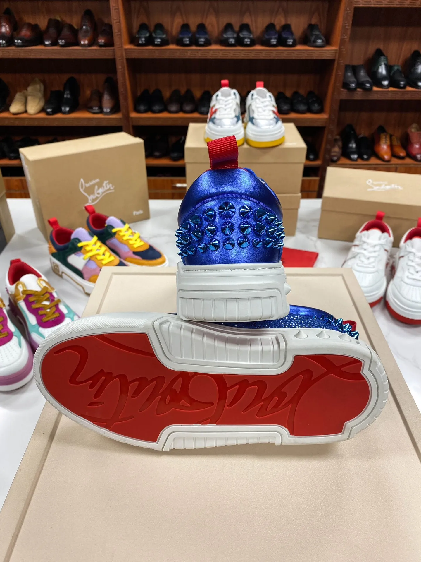 CHRISTIAN LOUBOUTIN Мужские кроссовки Astroloubi Strass