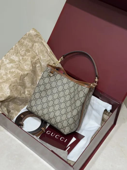 GUCCI Сумка GG Emblem small