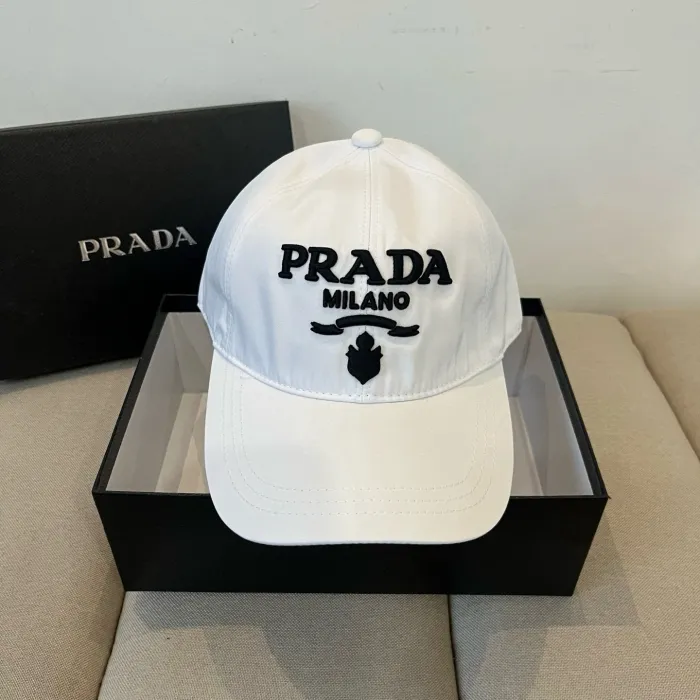 PRADA Кепка с логотипом