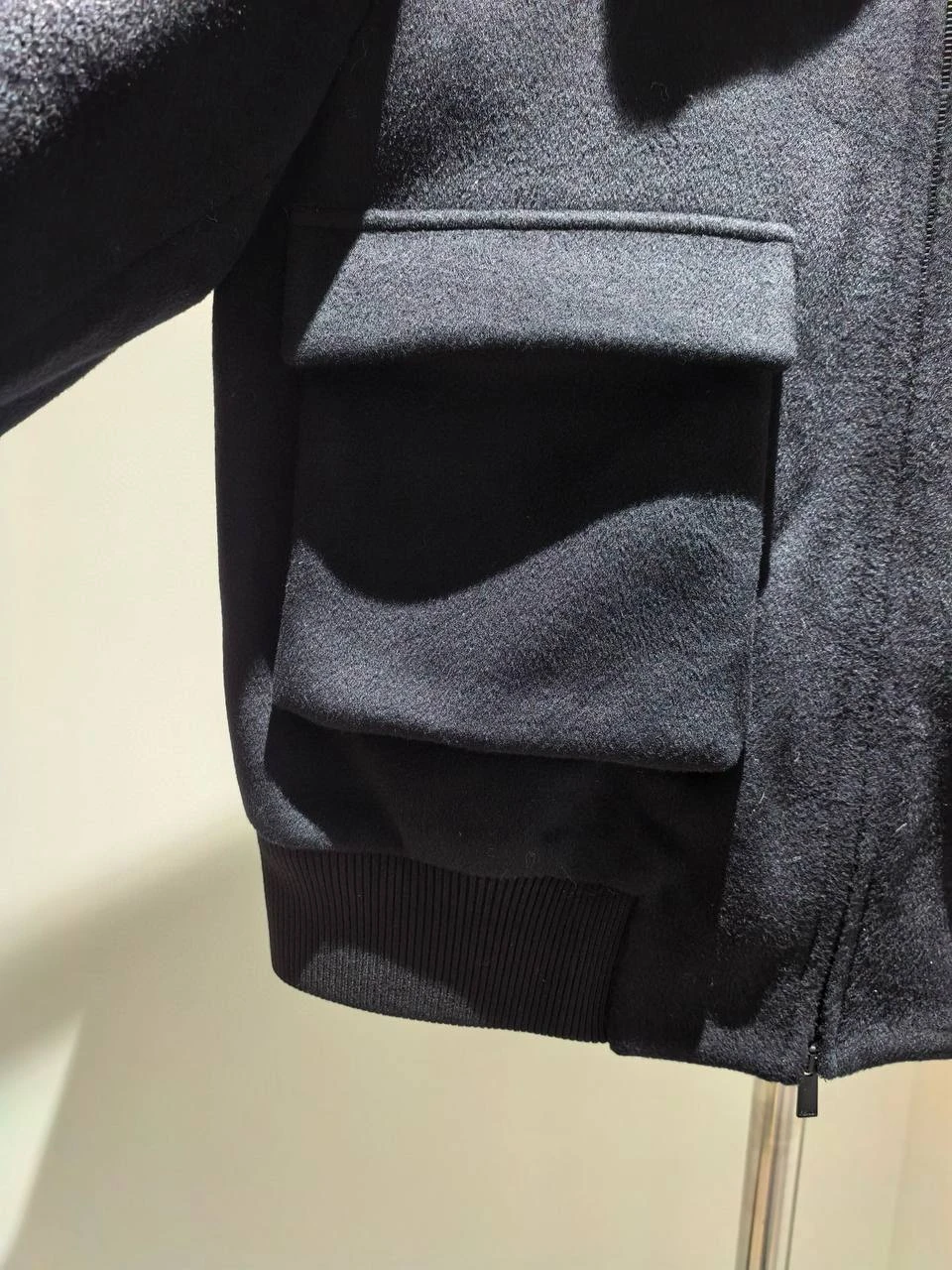 FENDI Мужская кожаная куртка  FENDI Мужская кожаная куртка