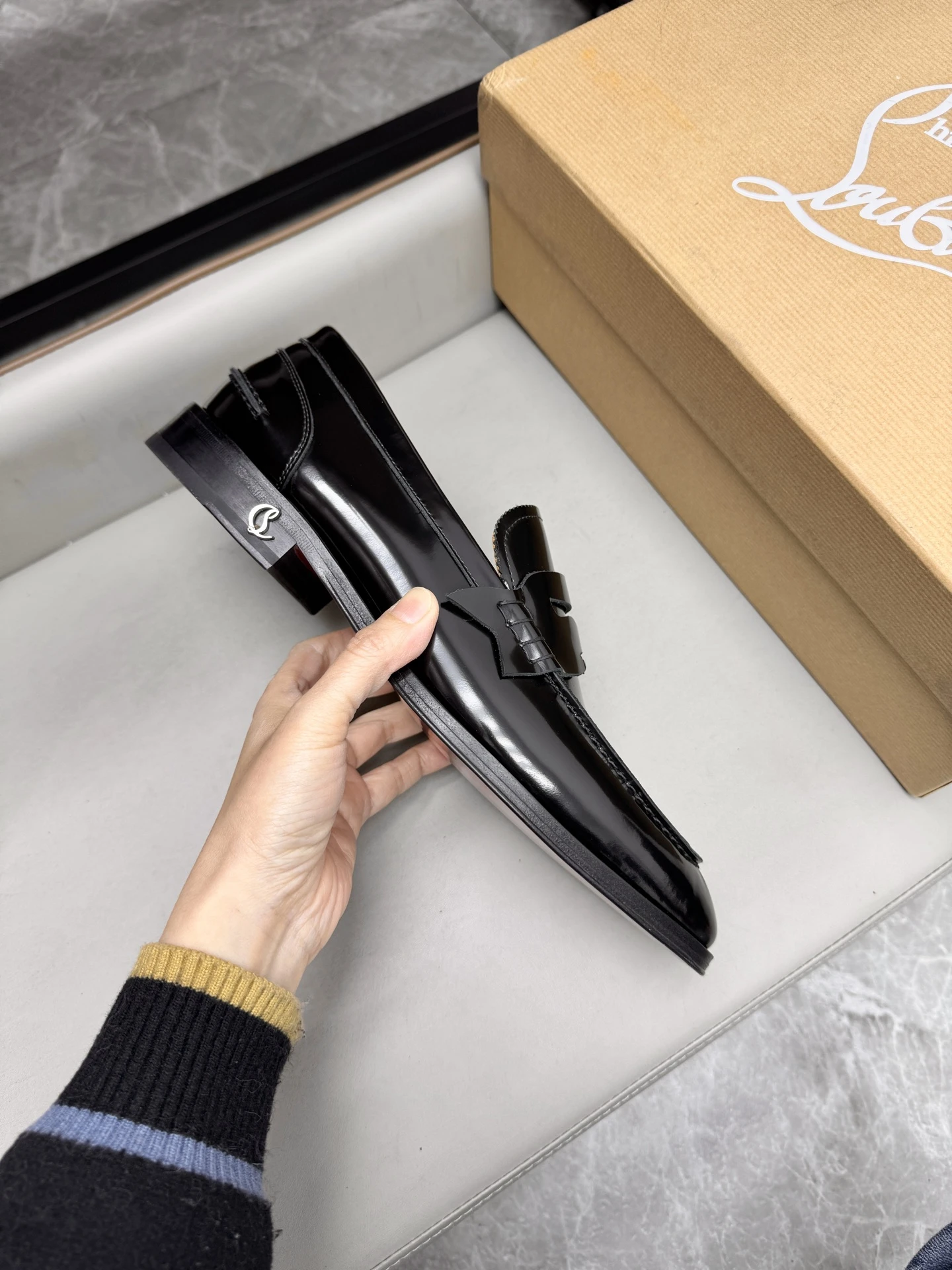 CHRISTIAN LOUBOUTIN Мужские лоферы из глянцевой кожи