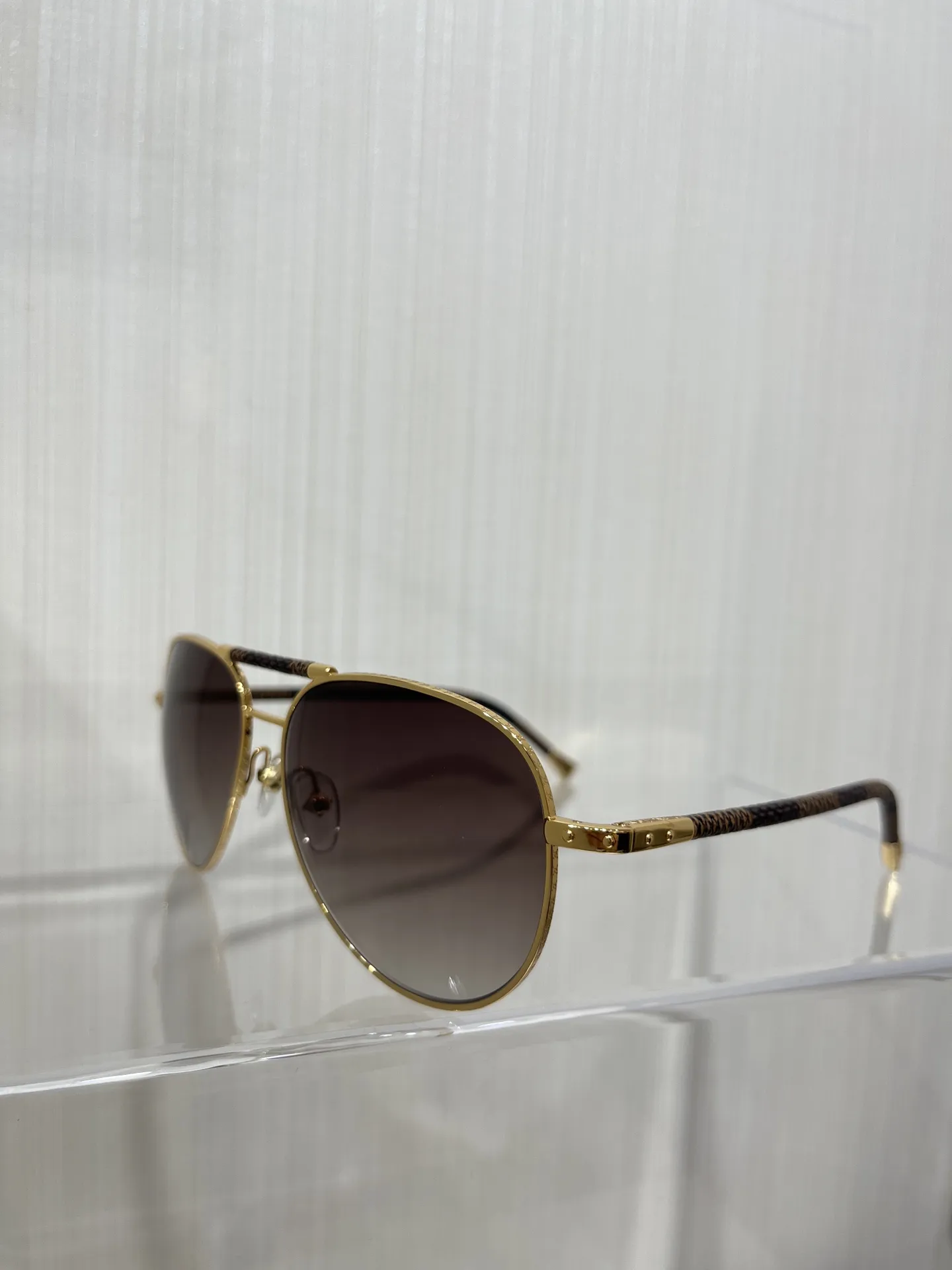 LOUIS VUITTON Мужские очки Z0203U LOUIS VUITTON Мужские очки Z0203U