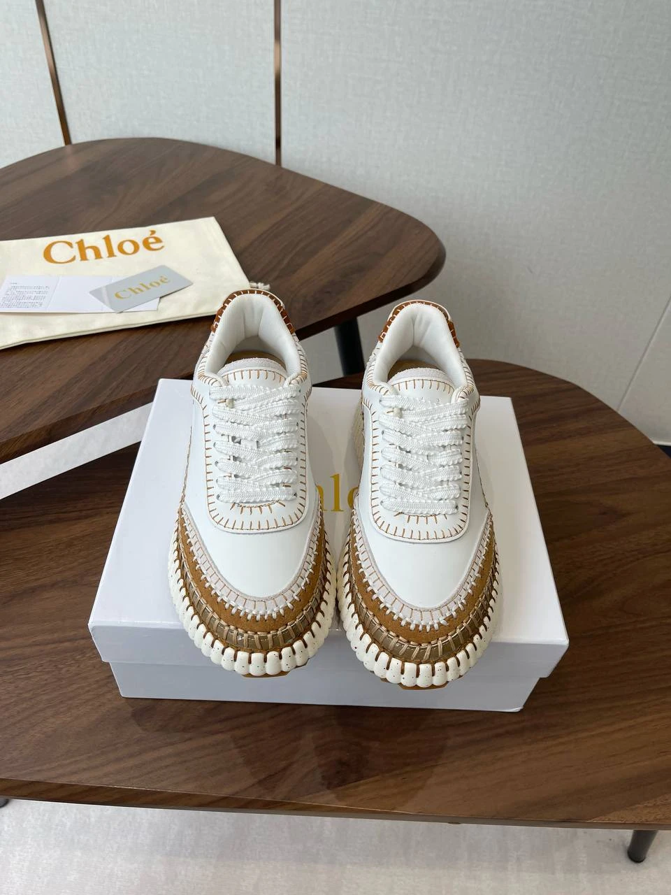 CHLOE Женские кроссовки из коровьей кожи 