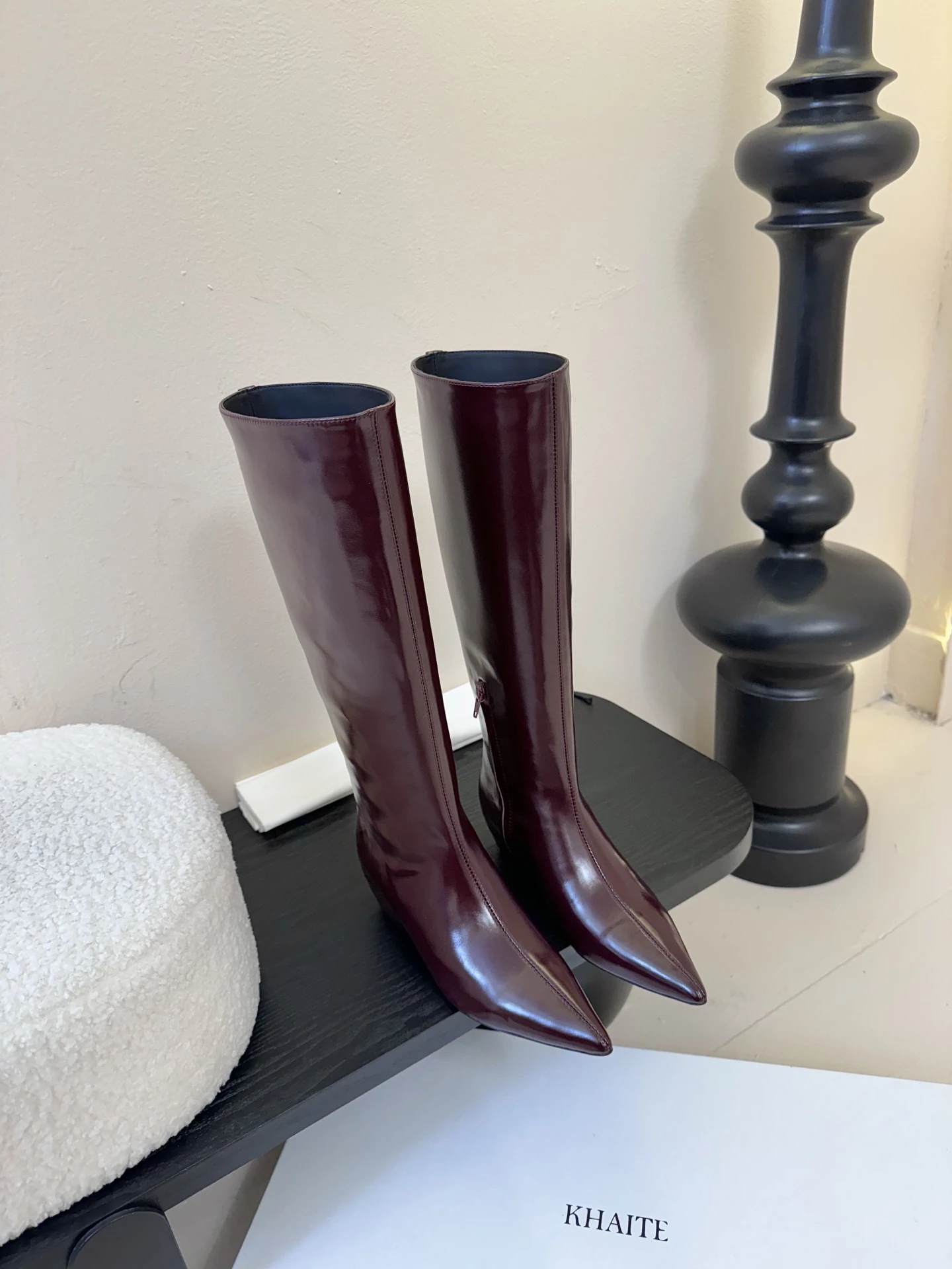 KHAITE Женские сапоги с острым носом