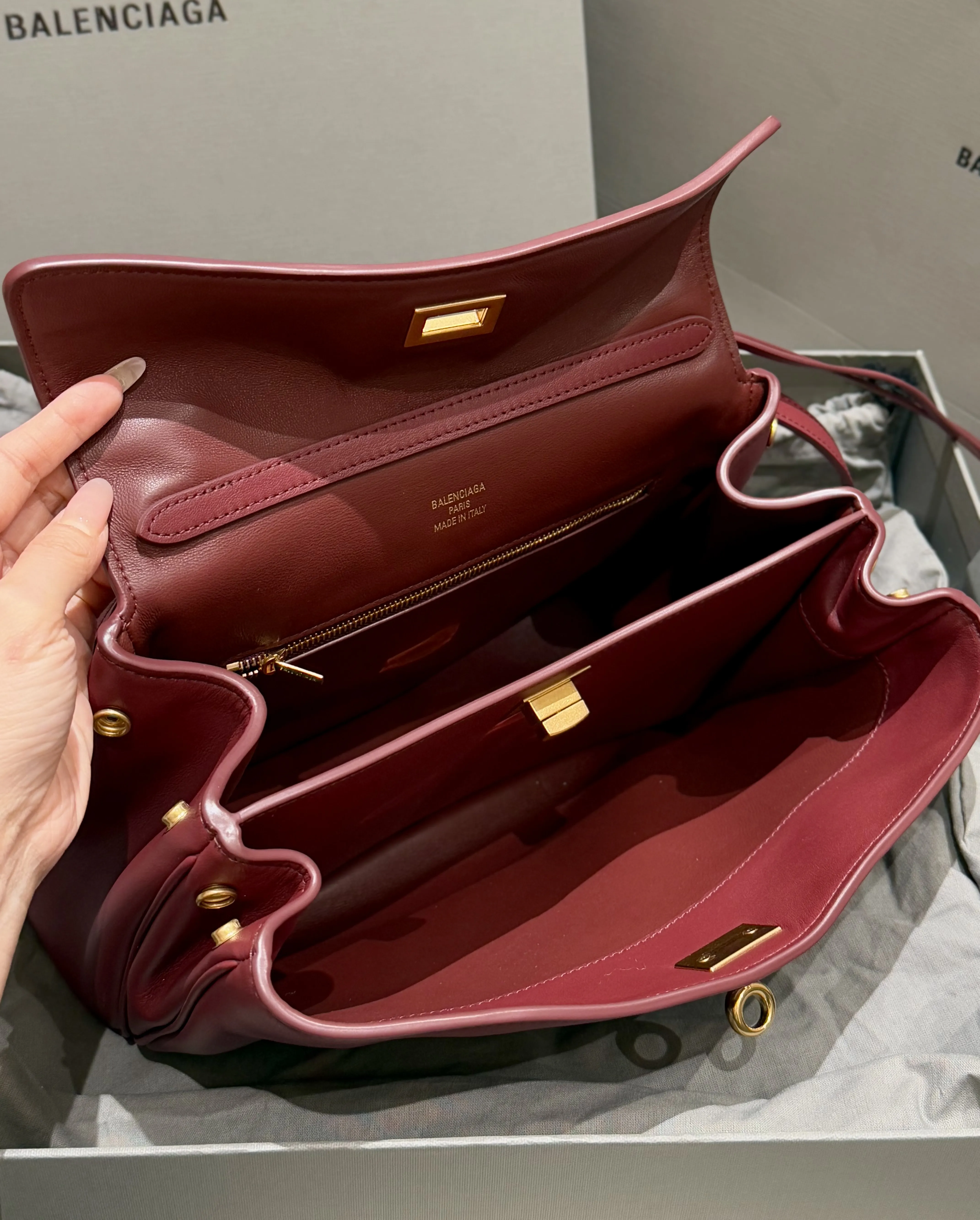 BALENCIAGA Женская сумка Rodeo Burgundy BALENCIAGA Женская сумка Rodeo Burgundy
